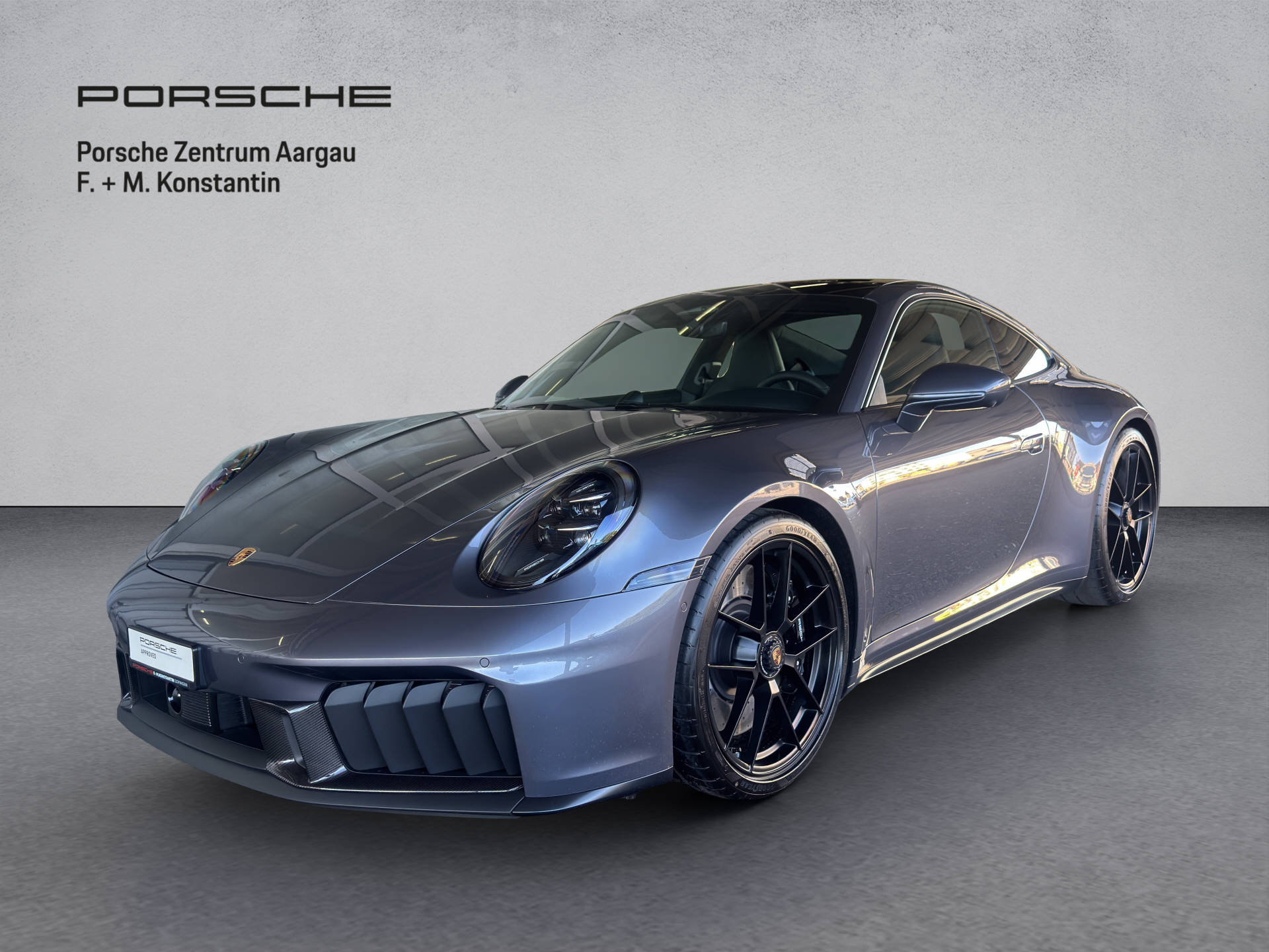 PORSCHE 911 Carrera 4 GTS-image-0