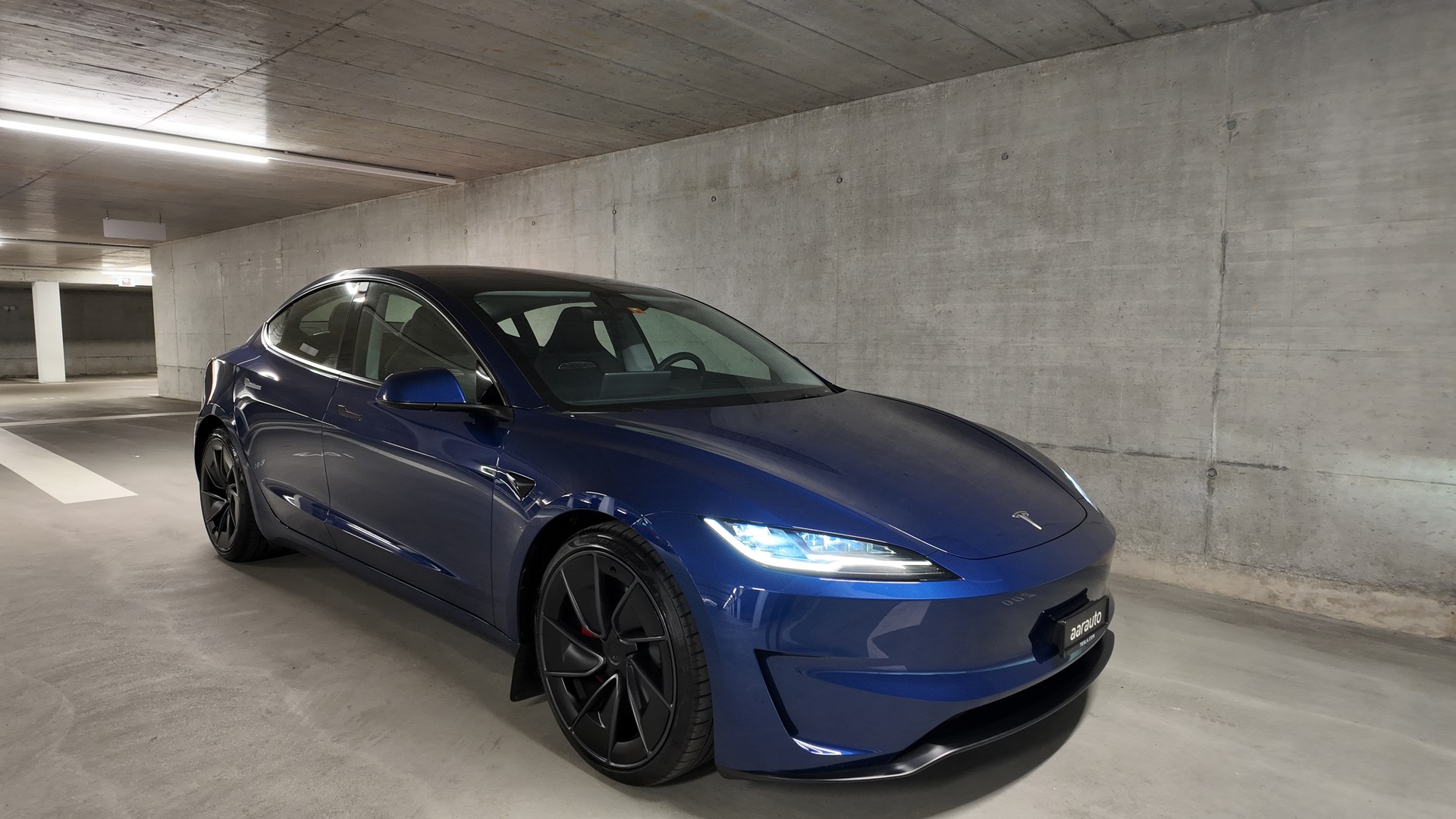TESLA Model 3 Dual Motor Performance AWD-image-4