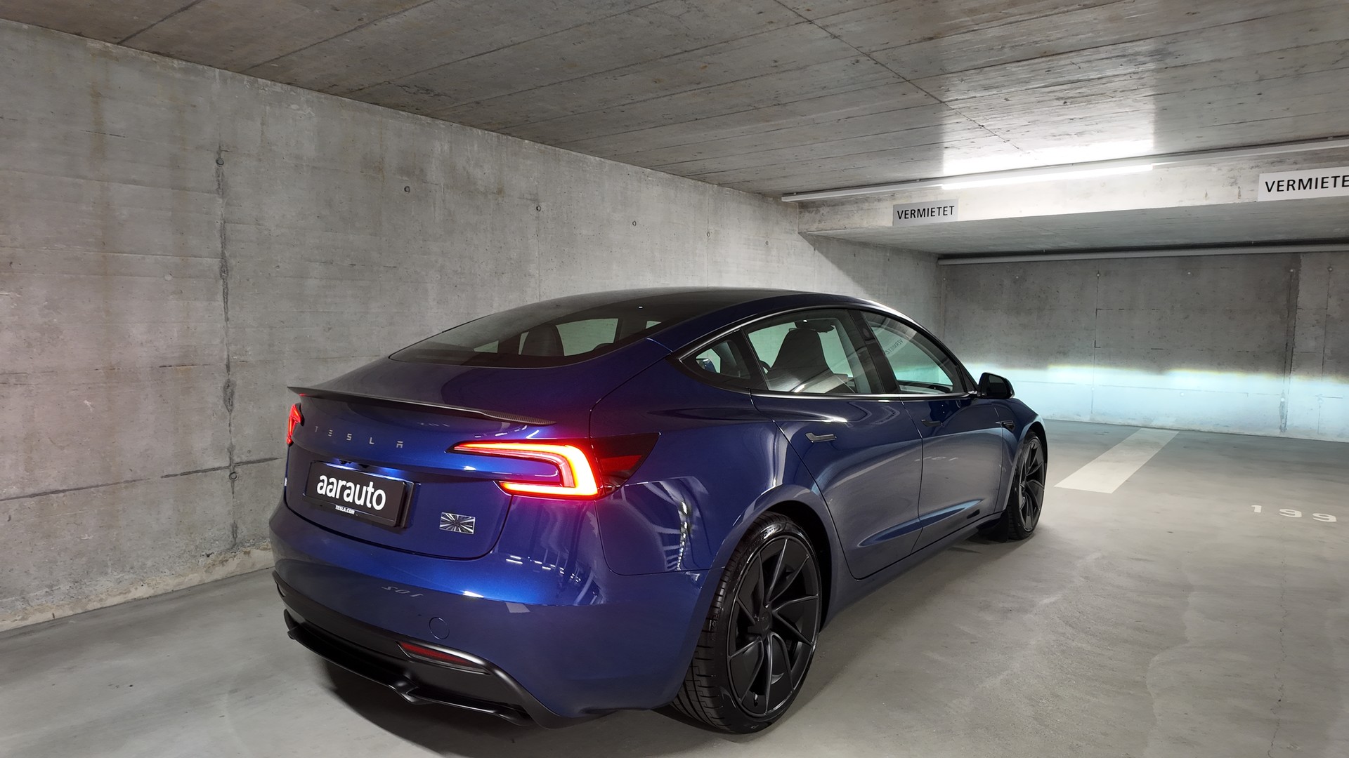 TESLA Model 3 Dual Motor Performance AWD-image-5