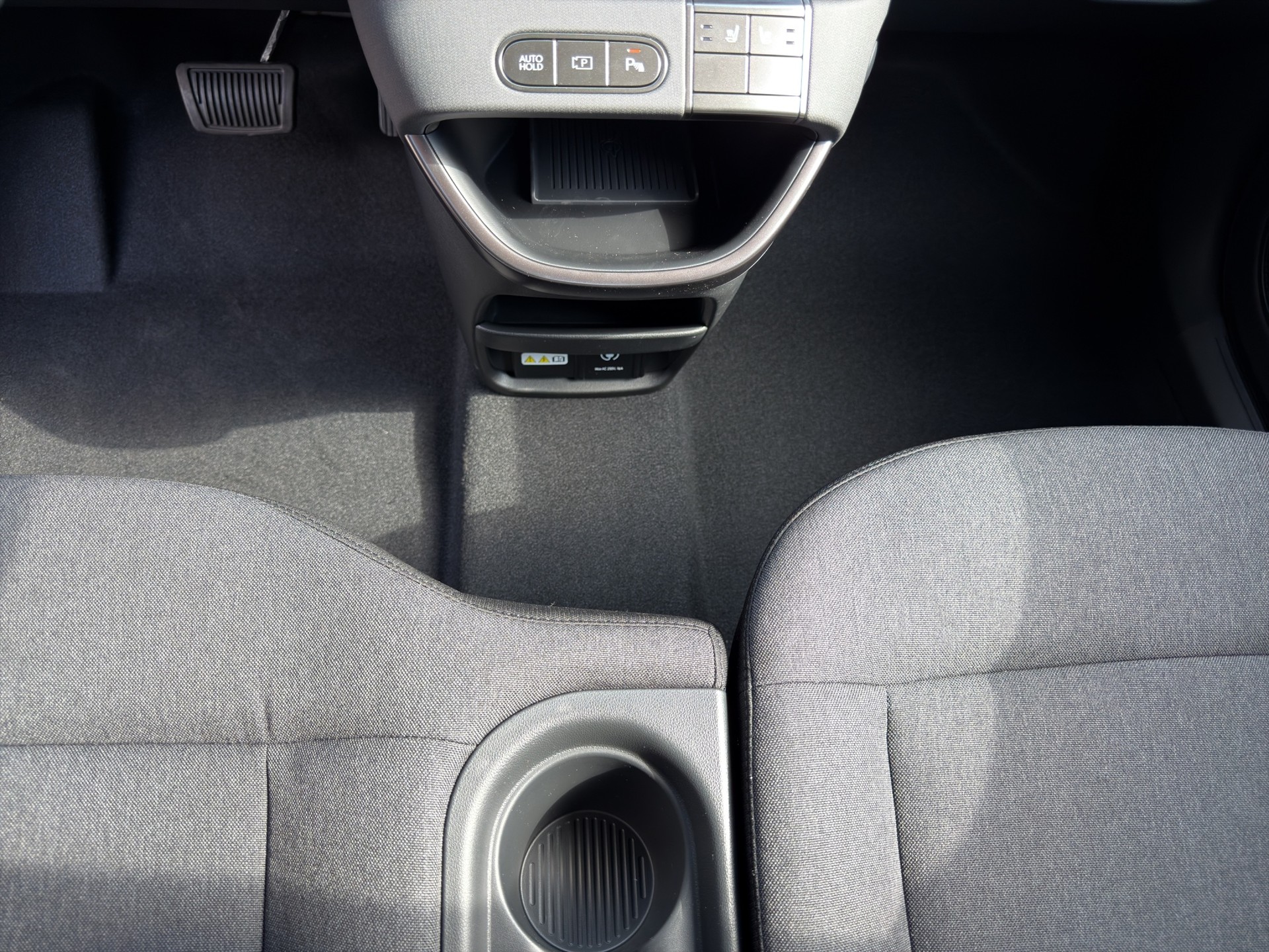 HYUNDAI Inster 49kWh Amplia-image-18