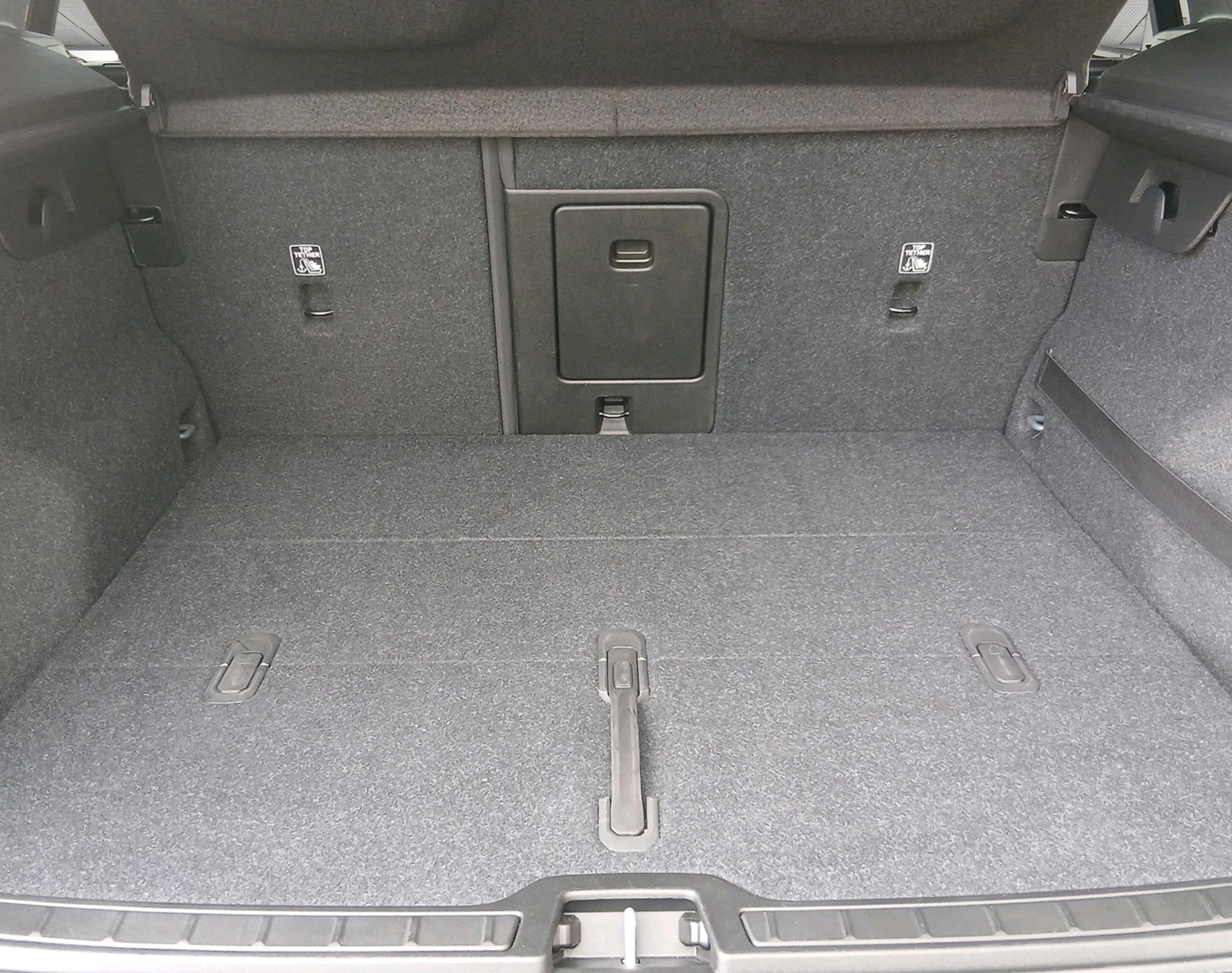 VOLVO XC40 1.5 T3 Momentum-image-5