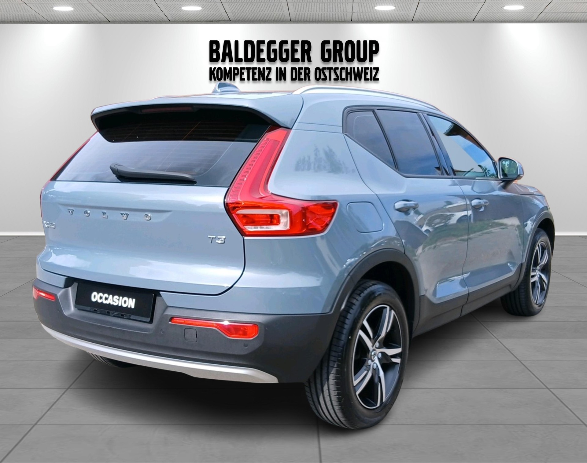 VOLVO XC40 1.5 T3 Momentum-image-1