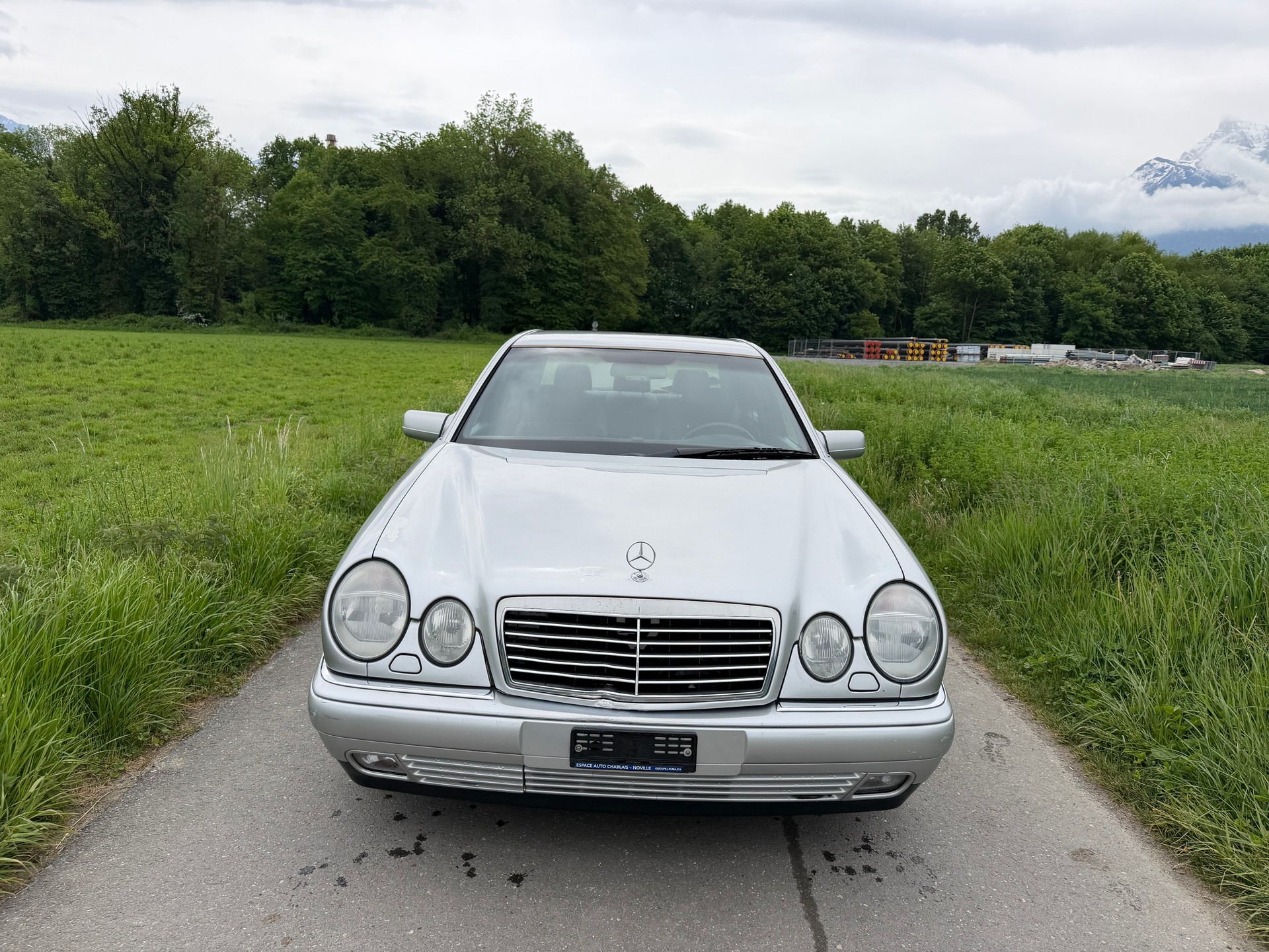 MERCEDES-BENZ E 320 Classic Automatic-image-1