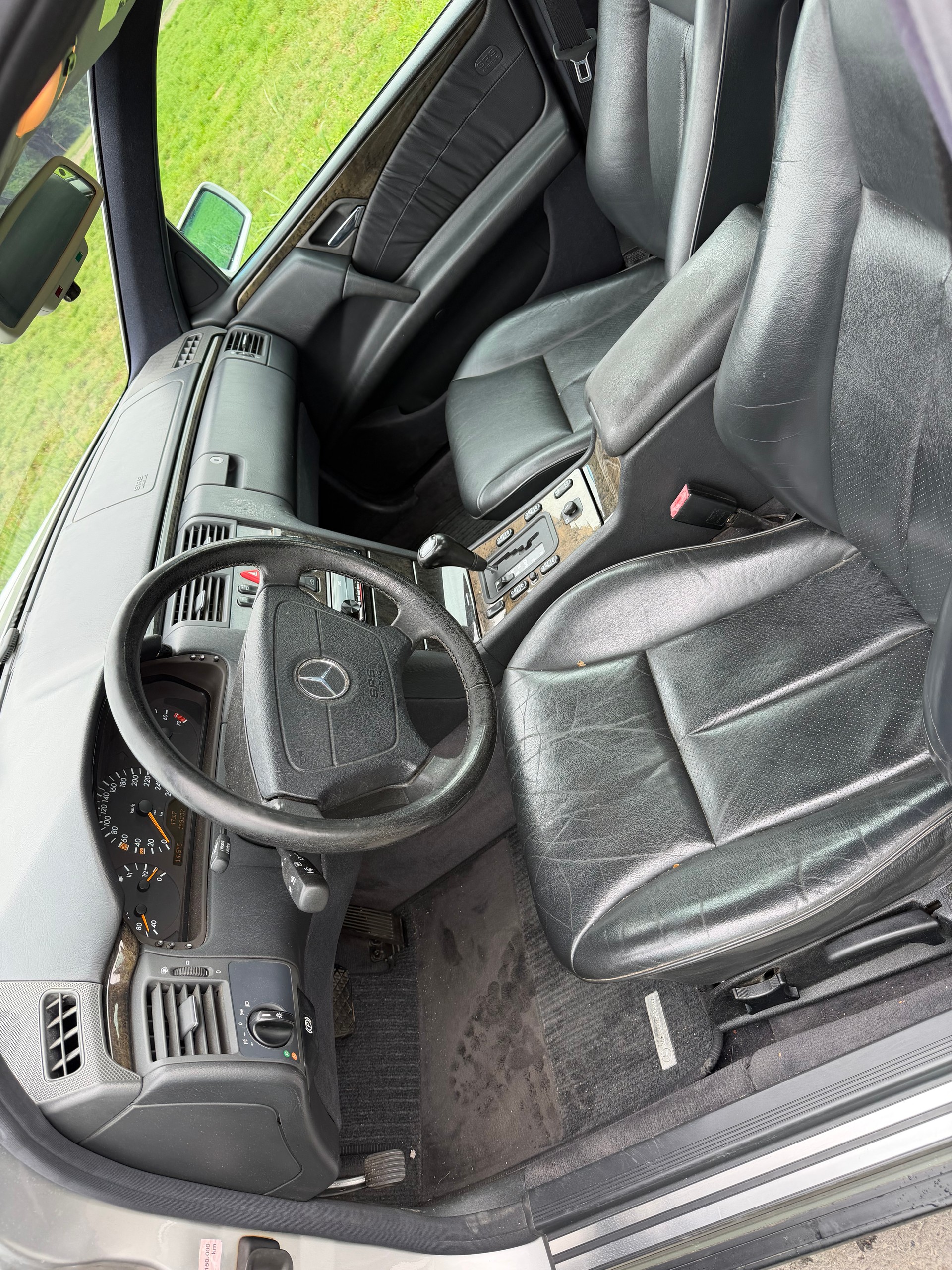 MERCEDES-BENZ E 320 Classic Automatic-image-8