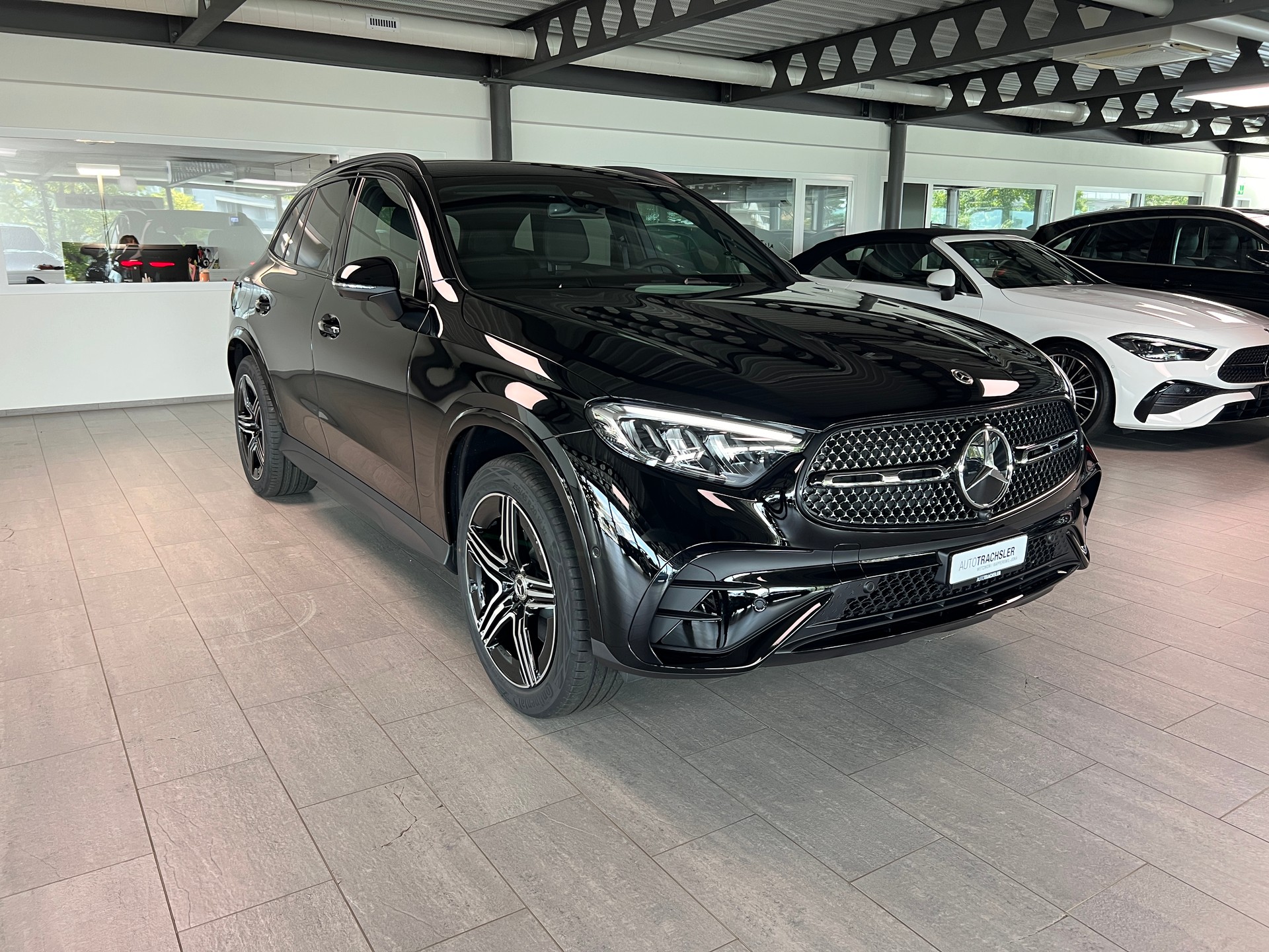 MERCEDES-BENZ GLC 300 e 4Matic EQ Star 9G-Tronic-image-2