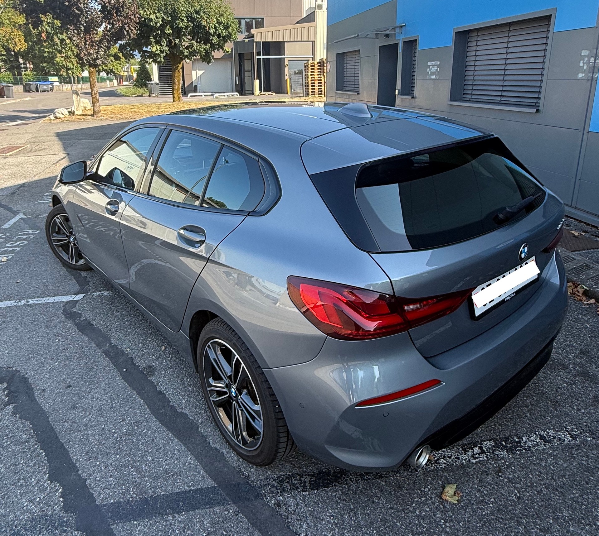 BMW 118i Steptronic Sport Line-image-2