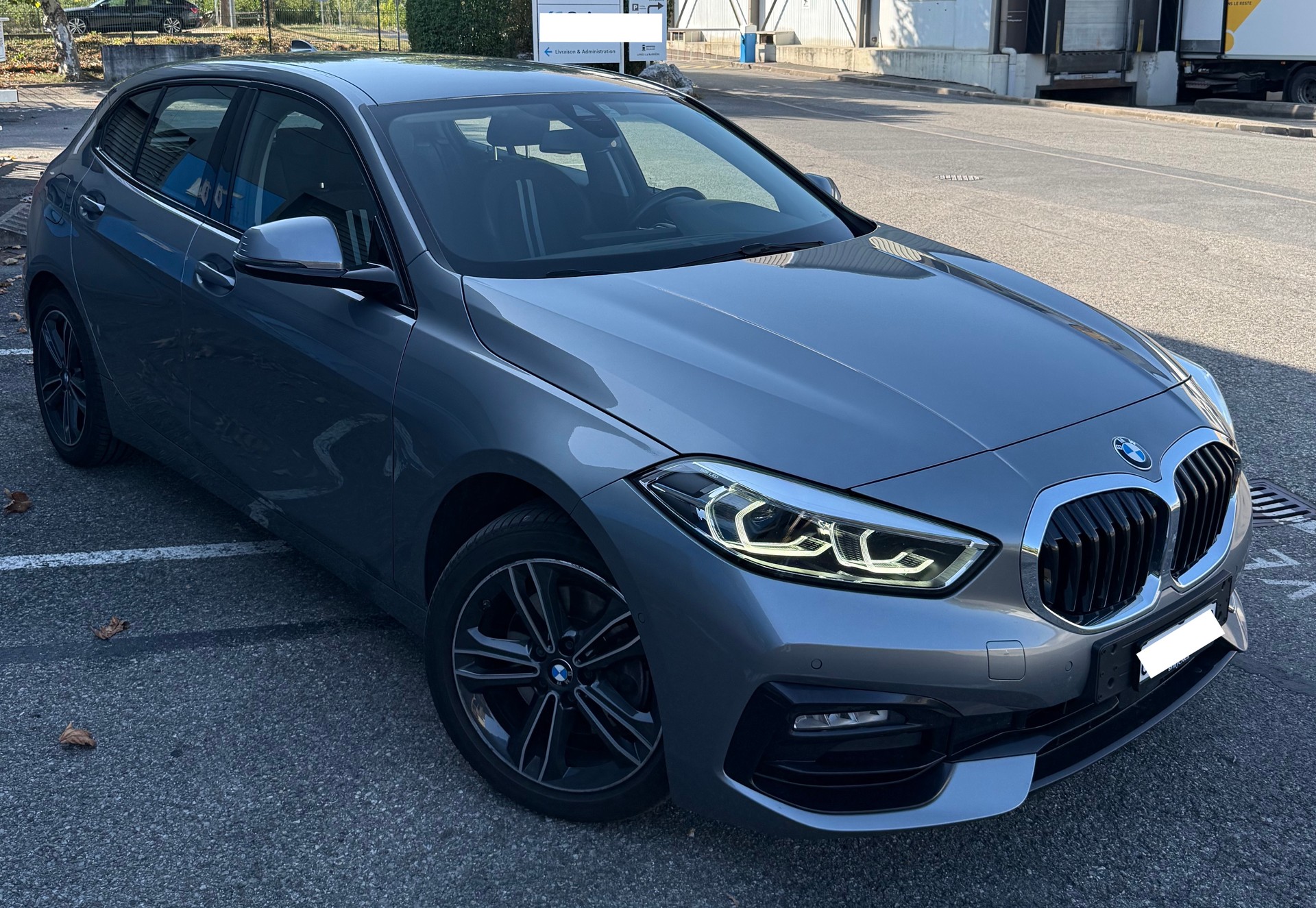 BMW 118i Steptronic Sport Line-image-0