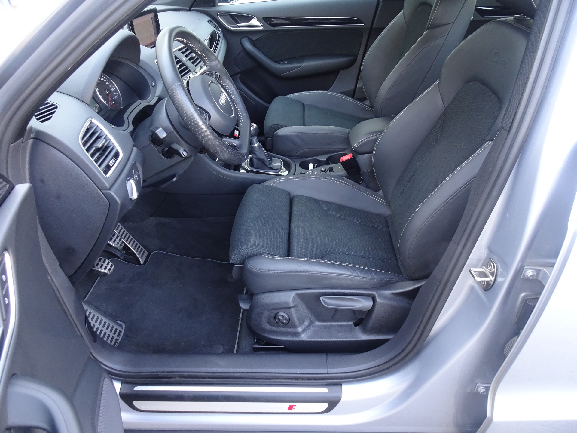 AUDI Q3 1.4 TFSI ultra sport-image-6