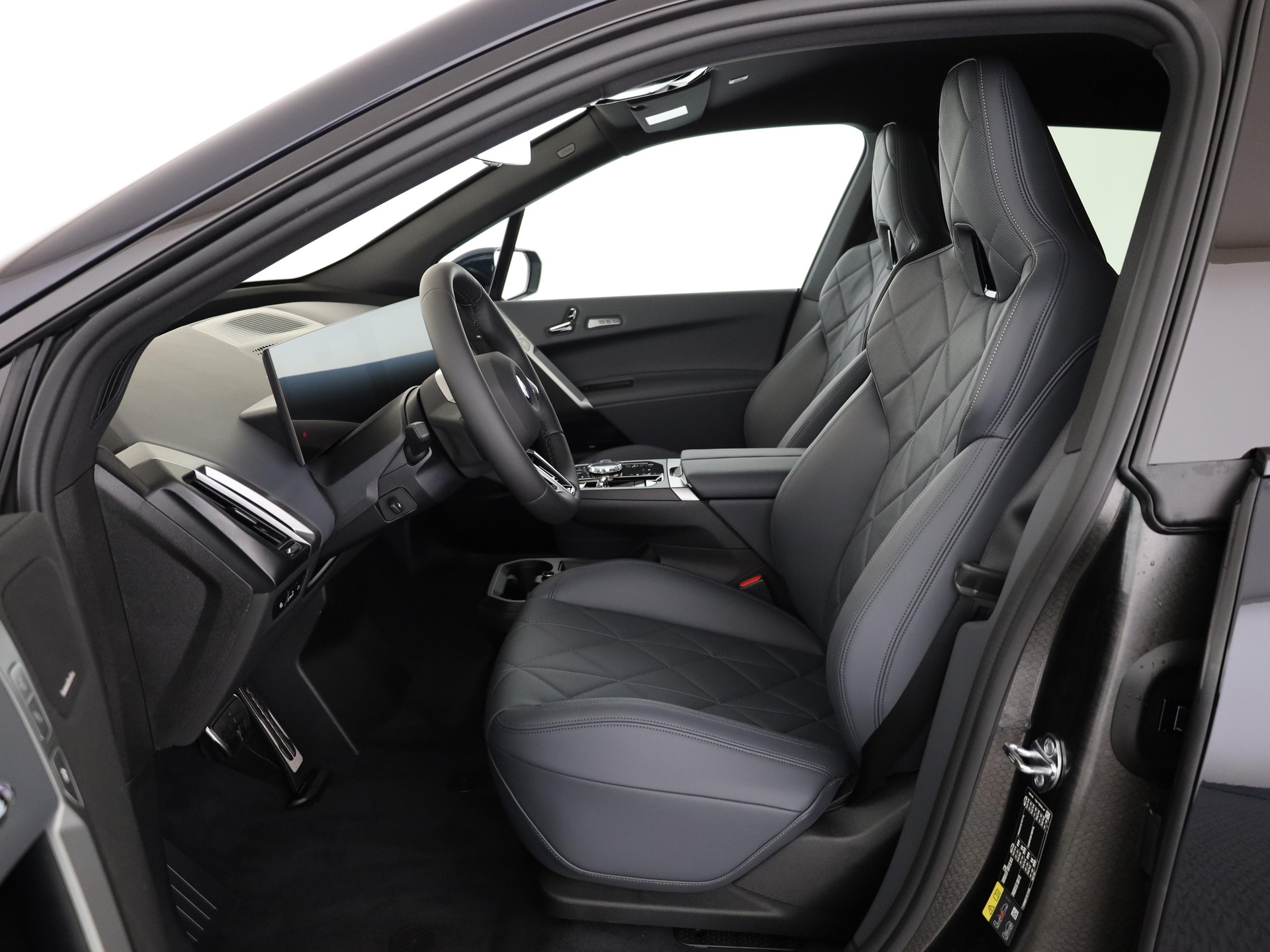 BMW iX xDrive60-image-3