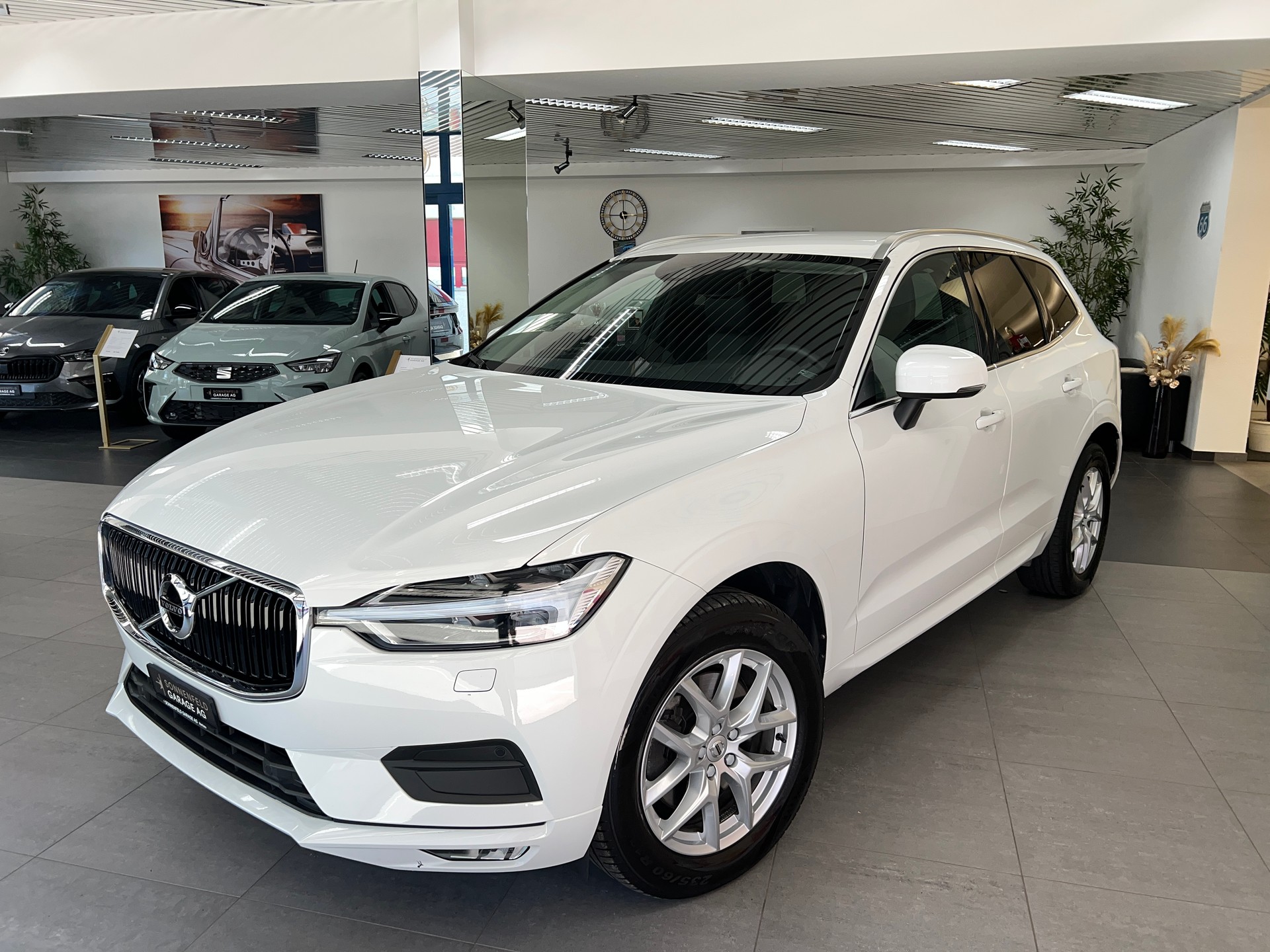 VOLVO XC60 B4 Diesel Mild Hybrid AWD Momentum Geartronic-image-4