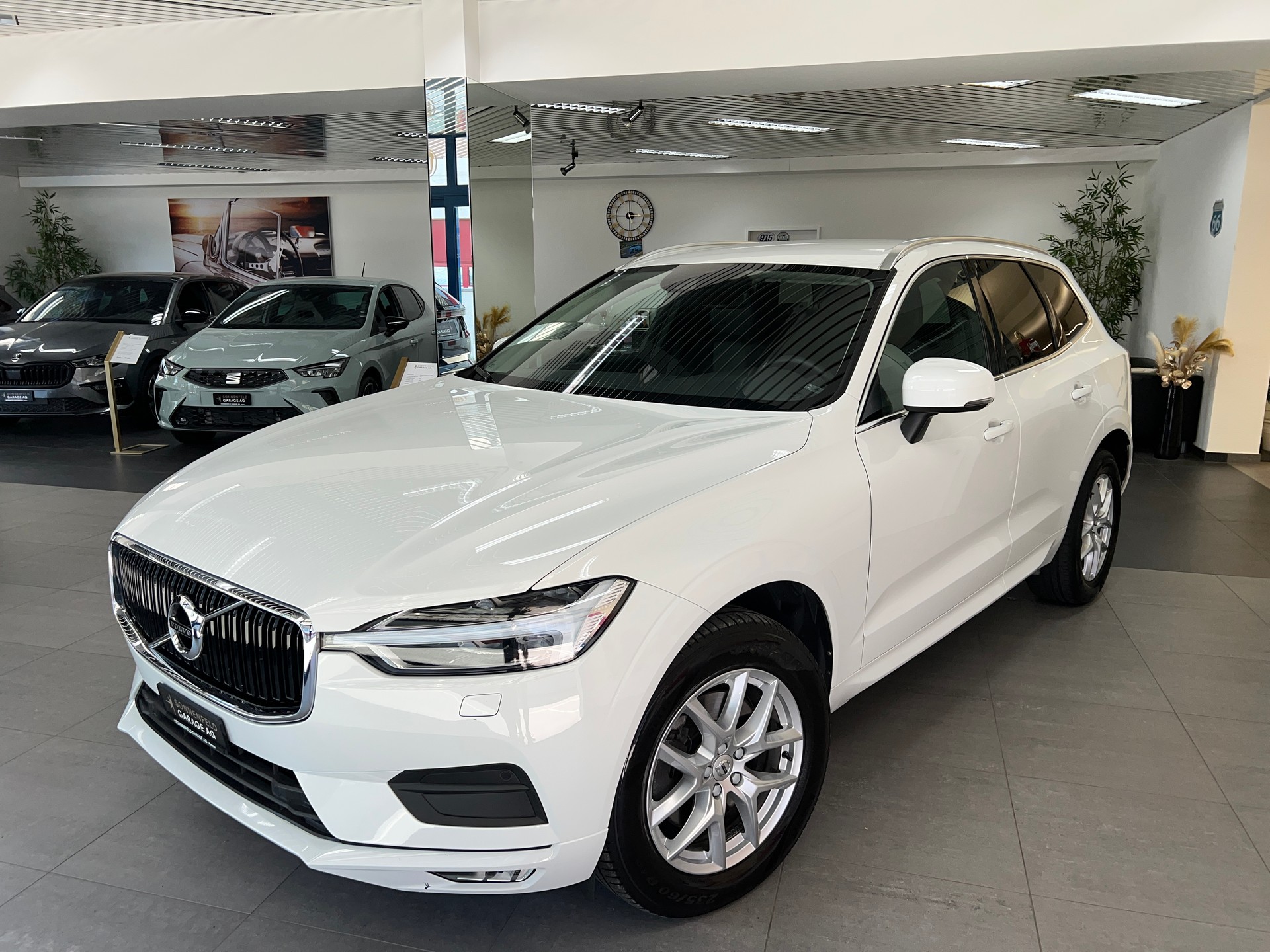 VOLVO XC60 B4 Diesel Mild Hybrid AWD Momentum Geartronic-image-3