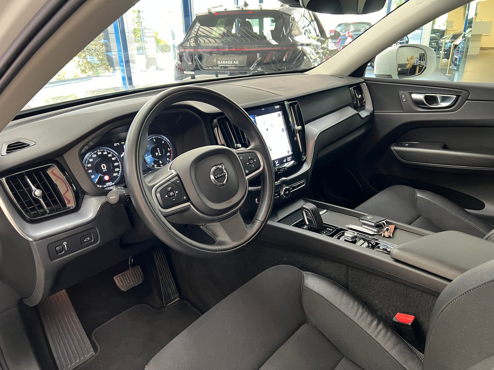 VOLVO XC60 B4 Diesel Mild Hybrid AWD Momentum Geartronic-image-18