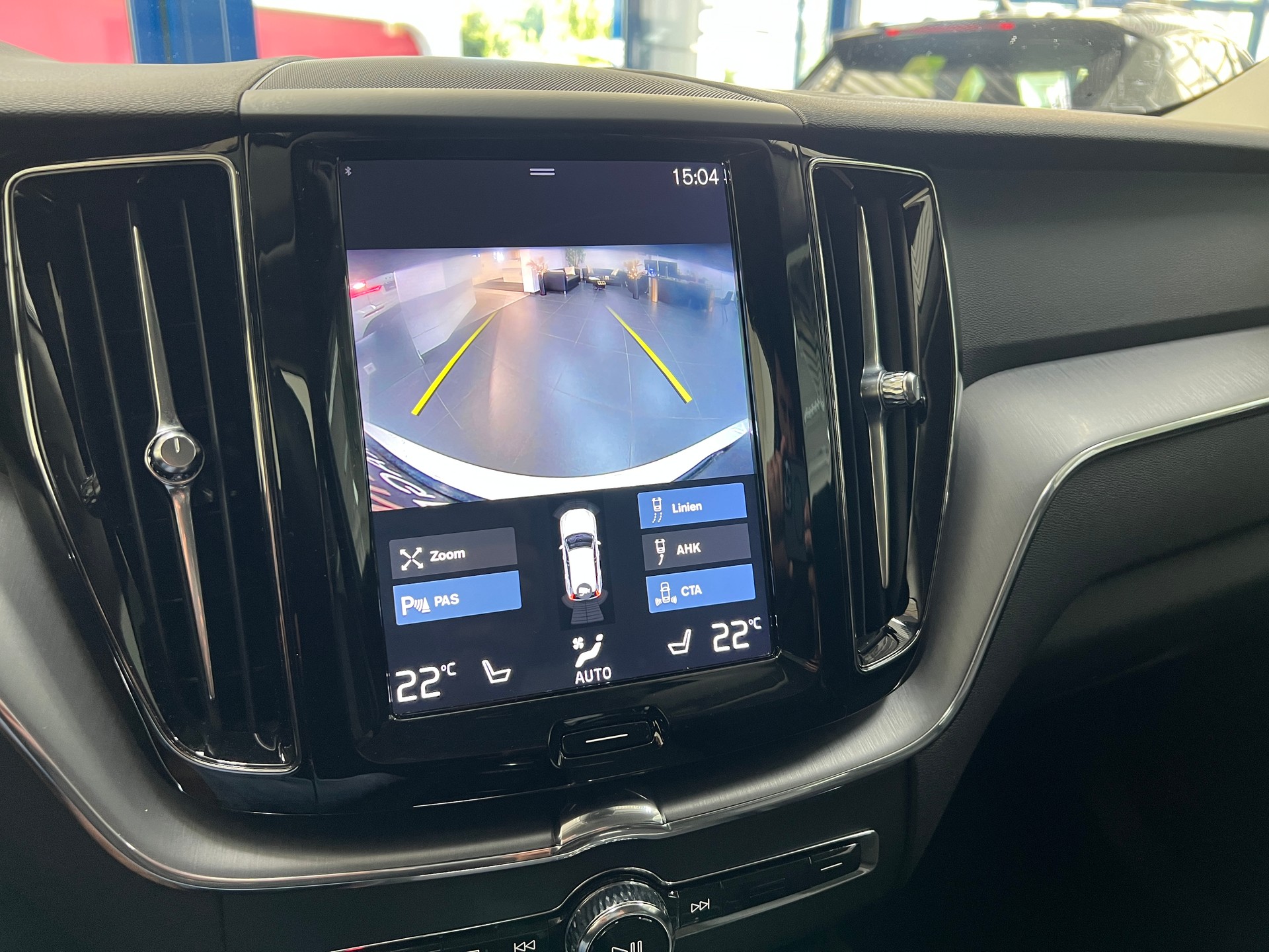VOLVO XC60 B4 Diesel Mild Hybrid AWD Momentum Geartronic-image-23