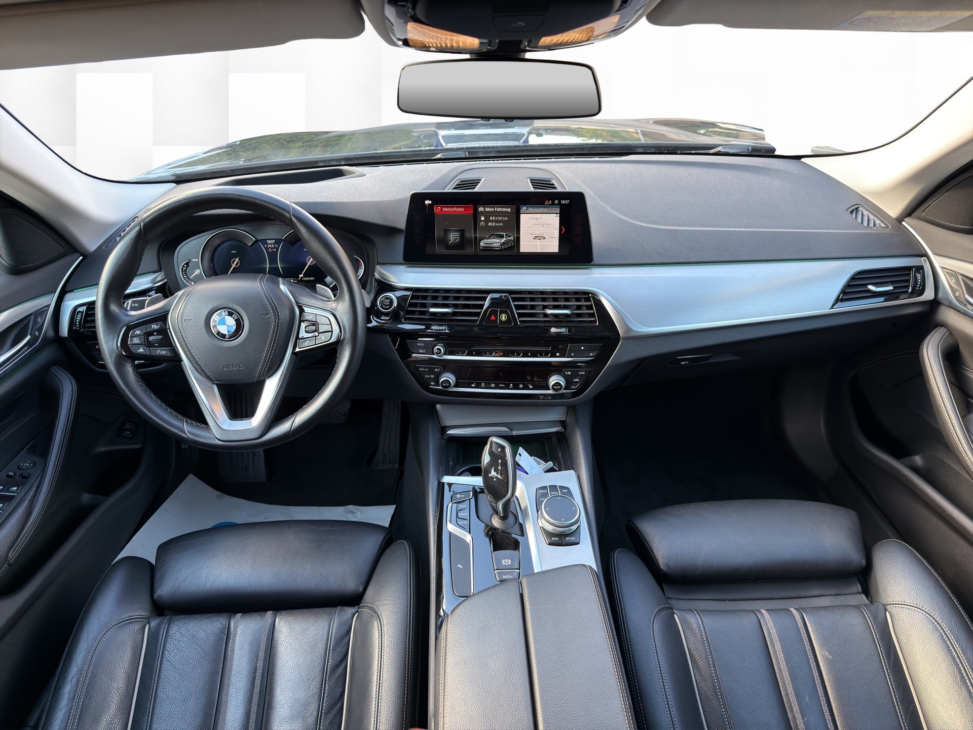 BMW 520d xDrive Touring Sport Line Steptronic-image-12