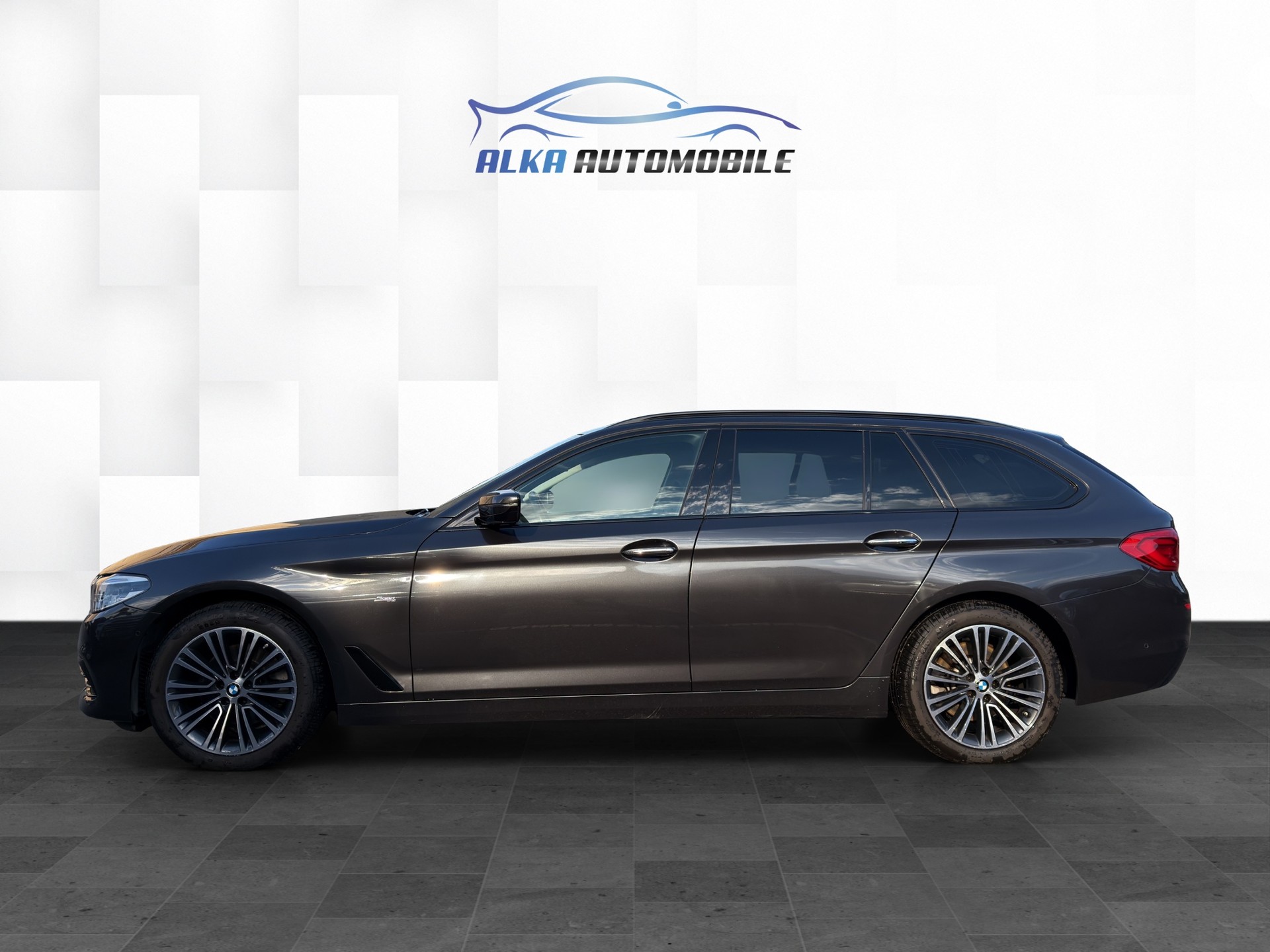 BMW 520d xDrive Touring Sport Line Steptronic-image-3