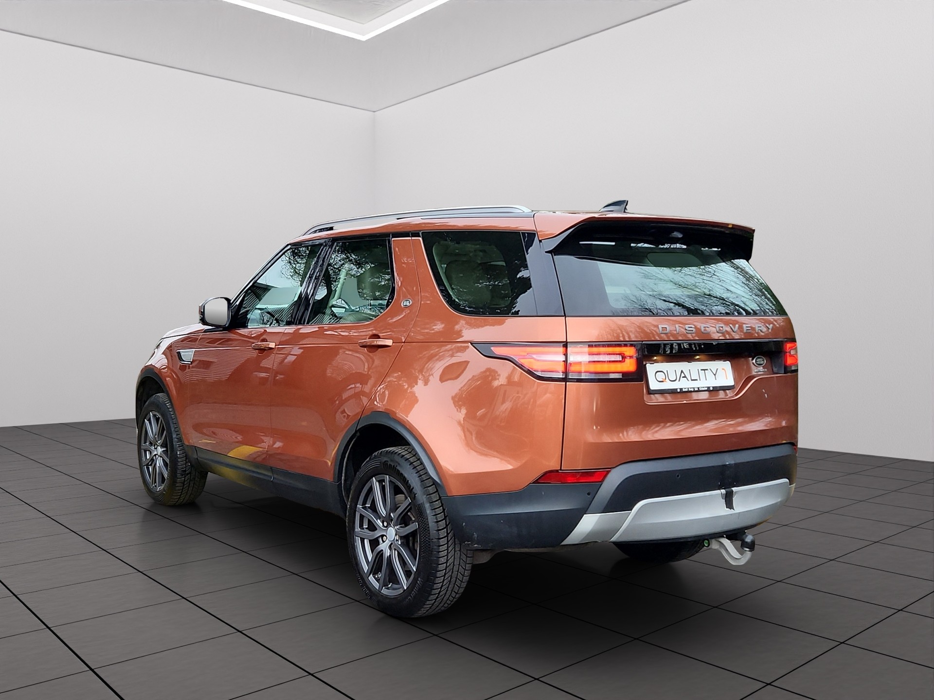 LAND ROVER Discovery 3.0 TD6 HSE Luxury Automatic-image-3