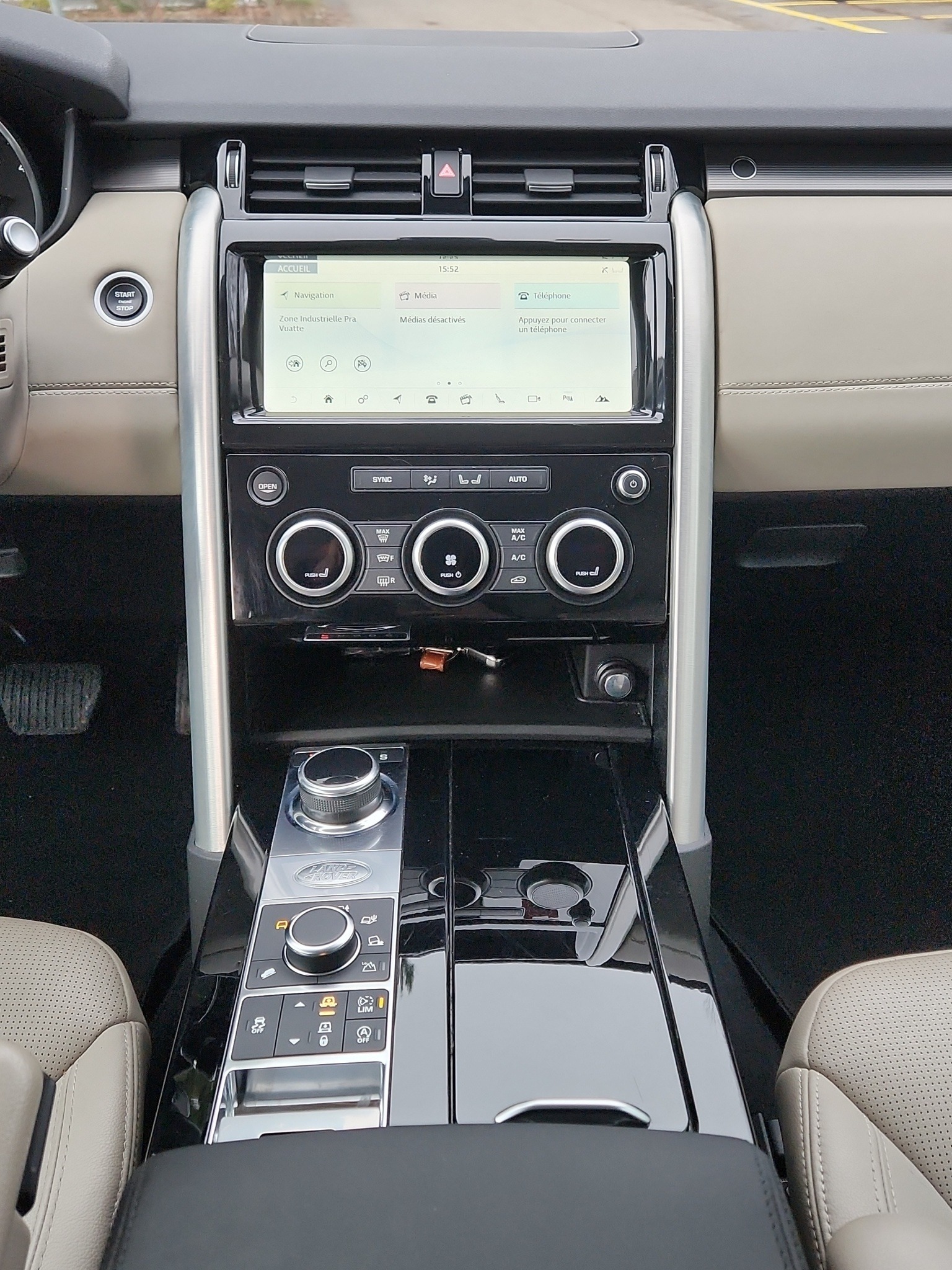 LAND ROVER Discovery 3.0 TD6 HSE Luxury Automatic-image-12