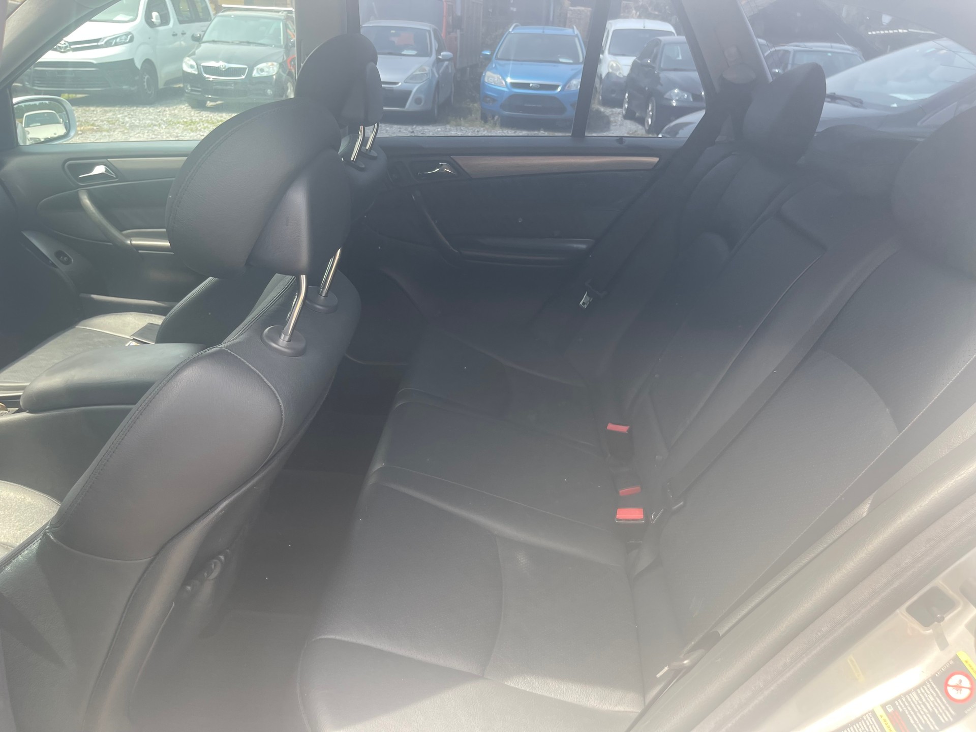 MERCEDES-BENZ C 320-image-6