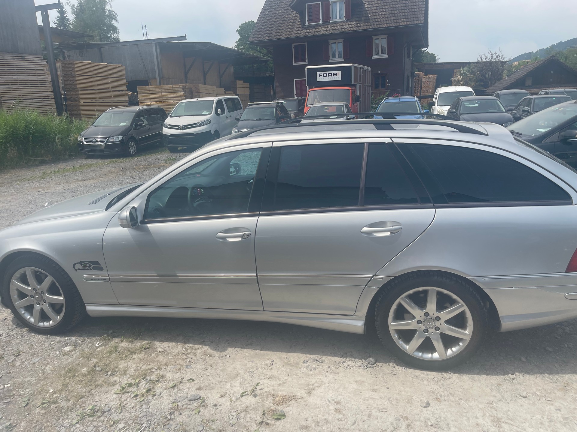 MERCEDES-BENZ C 320-image-8
