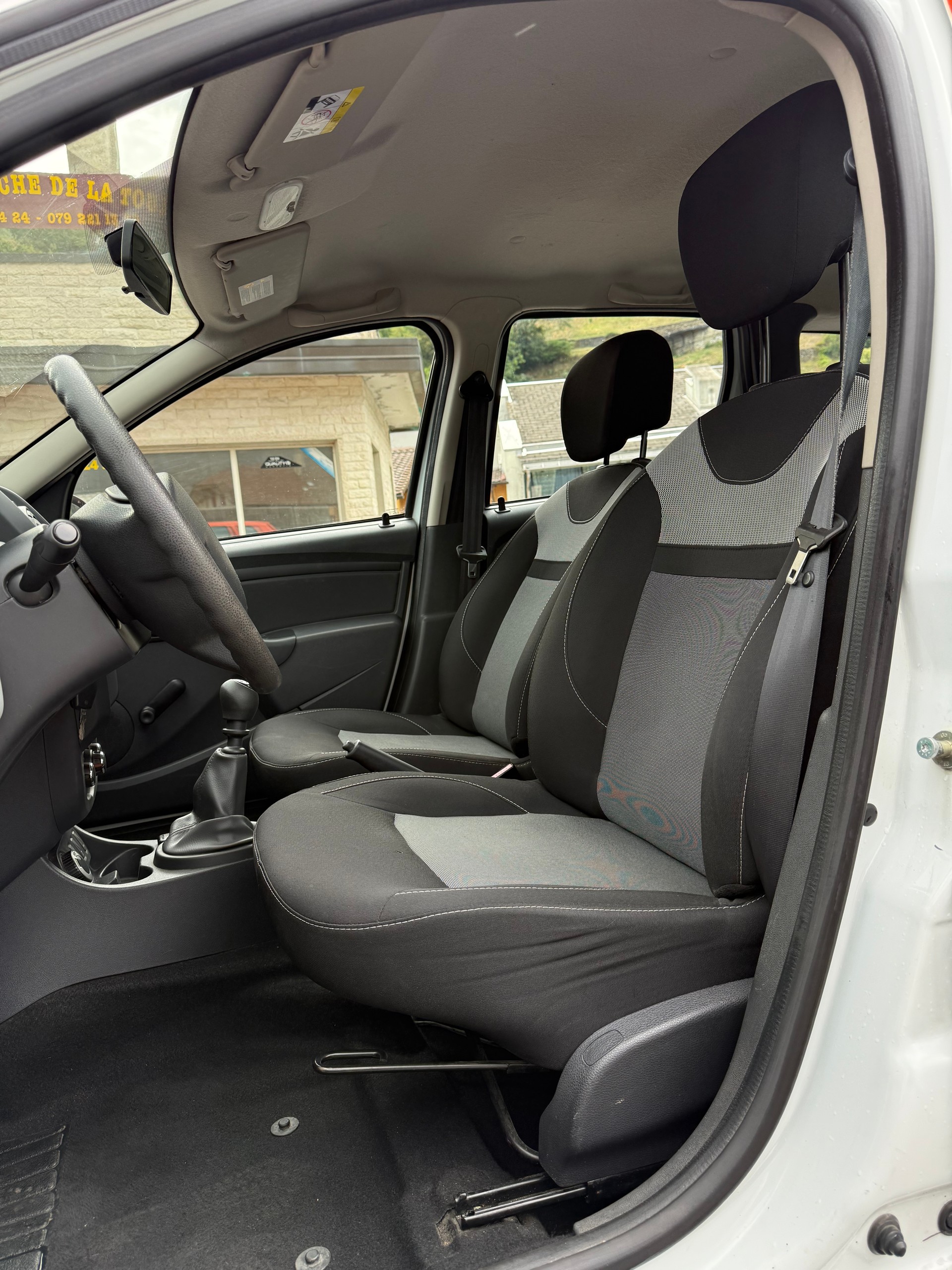 DACIA Duster 1.6 4x4-image-13