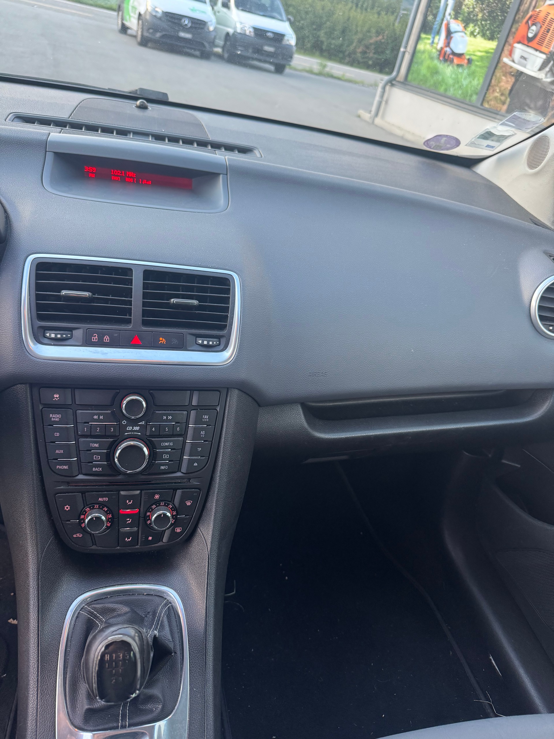 OPEL Meriva 1.4 Turbo Enjoy-image-4