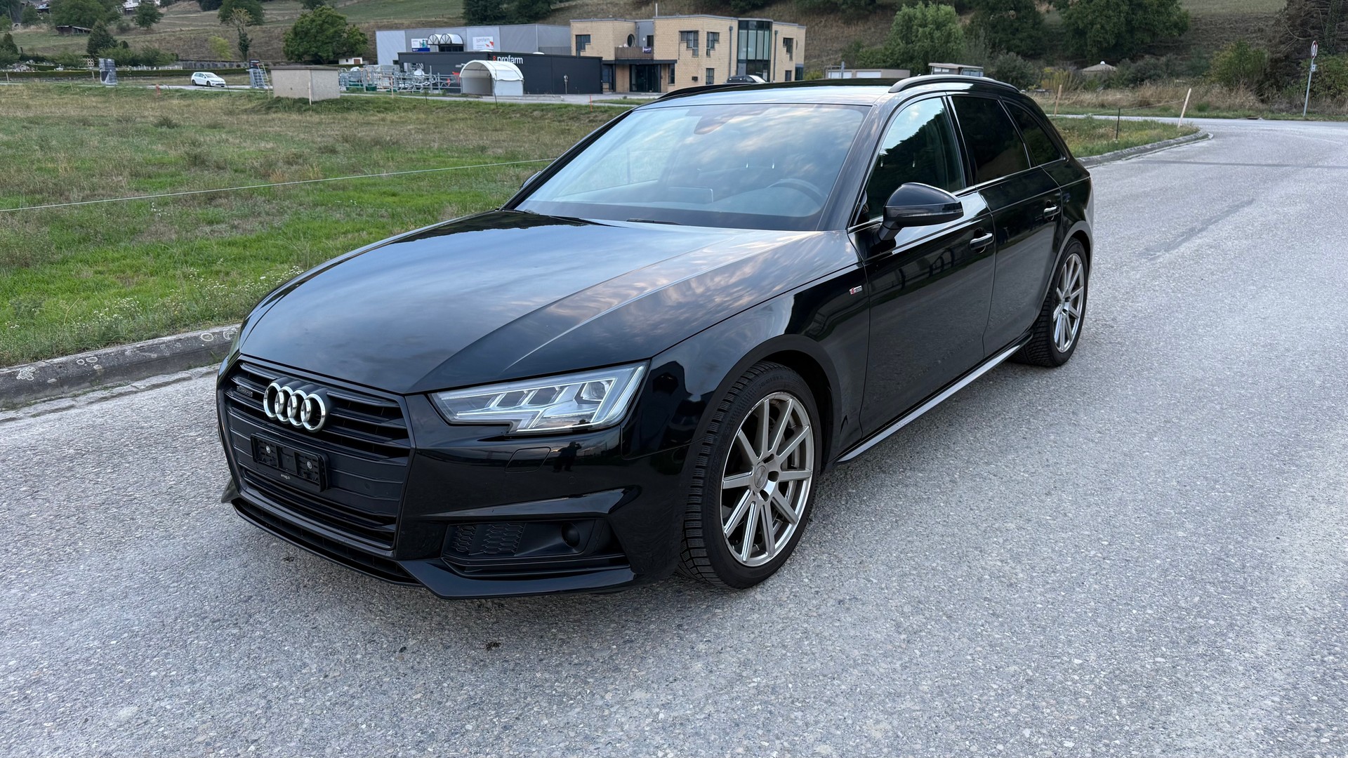 AUDI A4 Avant 2.0 TFSI Sport quattro S-tronic-image-0