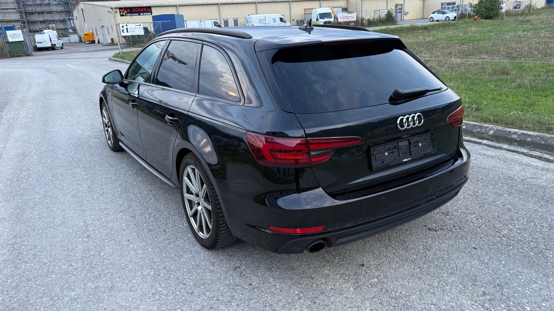 AUDI A4 Avant 2.0 TFSI Sport quattro S-tronic-image-6
