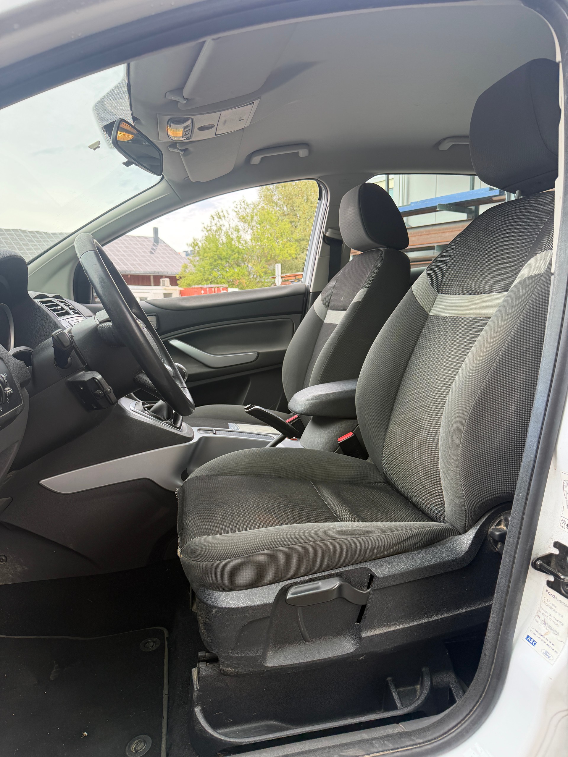 FORD Kuga 2.0 TDCi Carving 2WD-image-8