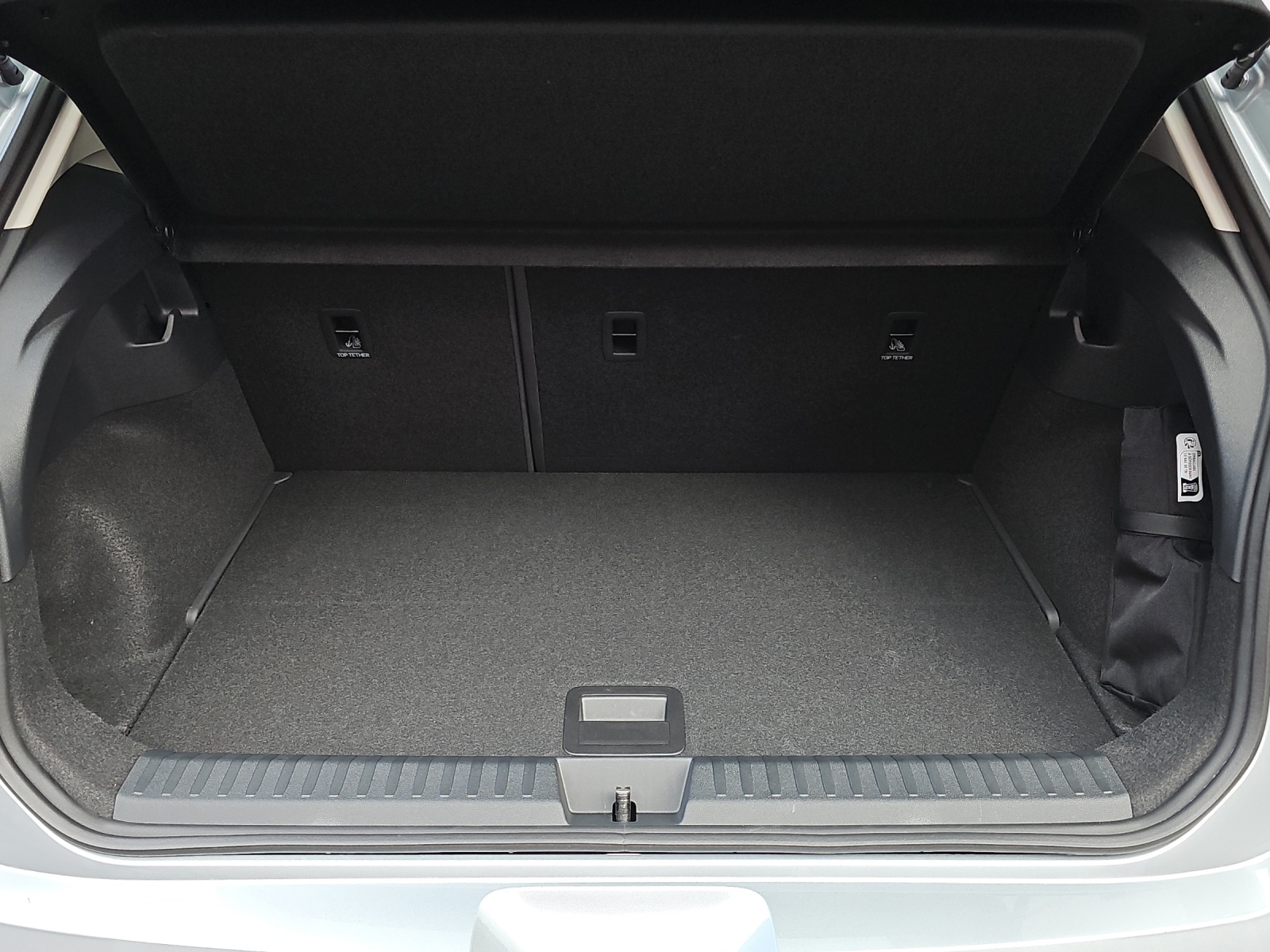 VW ID.Polo 52 kWh Life Edition One-image-12