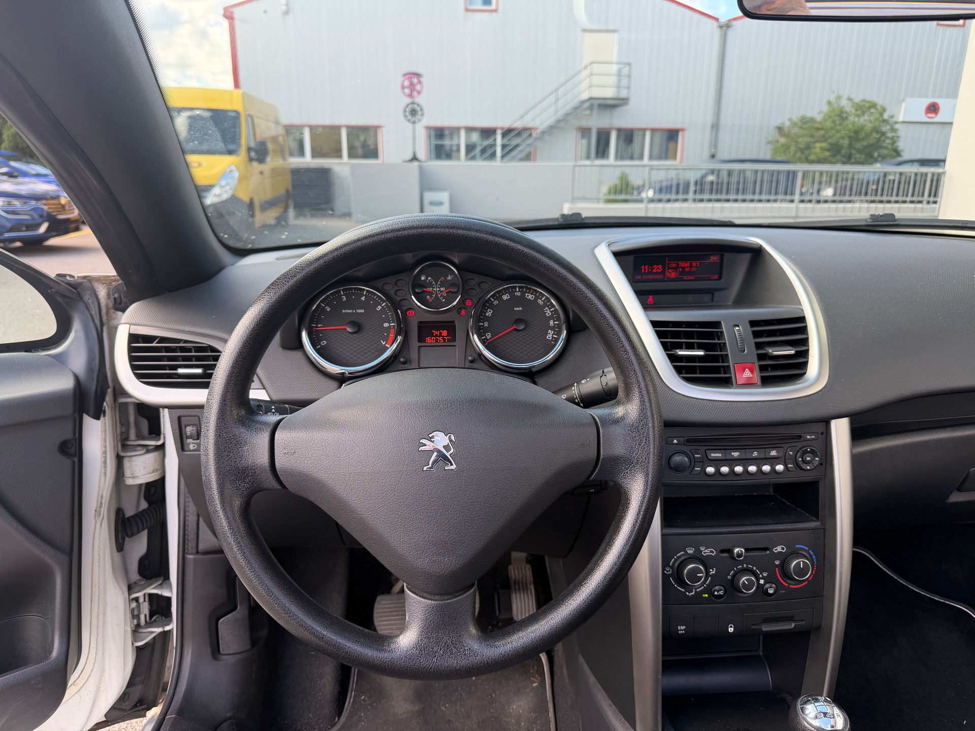 PEUGEOT 207 CC 1.6 16V Active-image-12