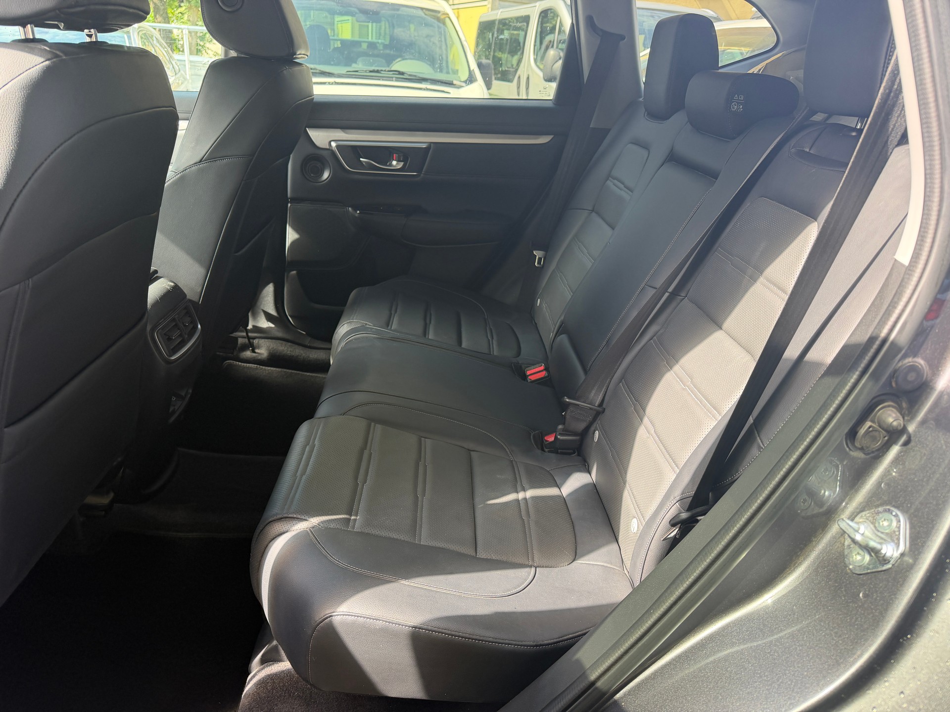 HONDA CR-V 1.5 i-VTEC Executive 4WD Automatic-image-8
