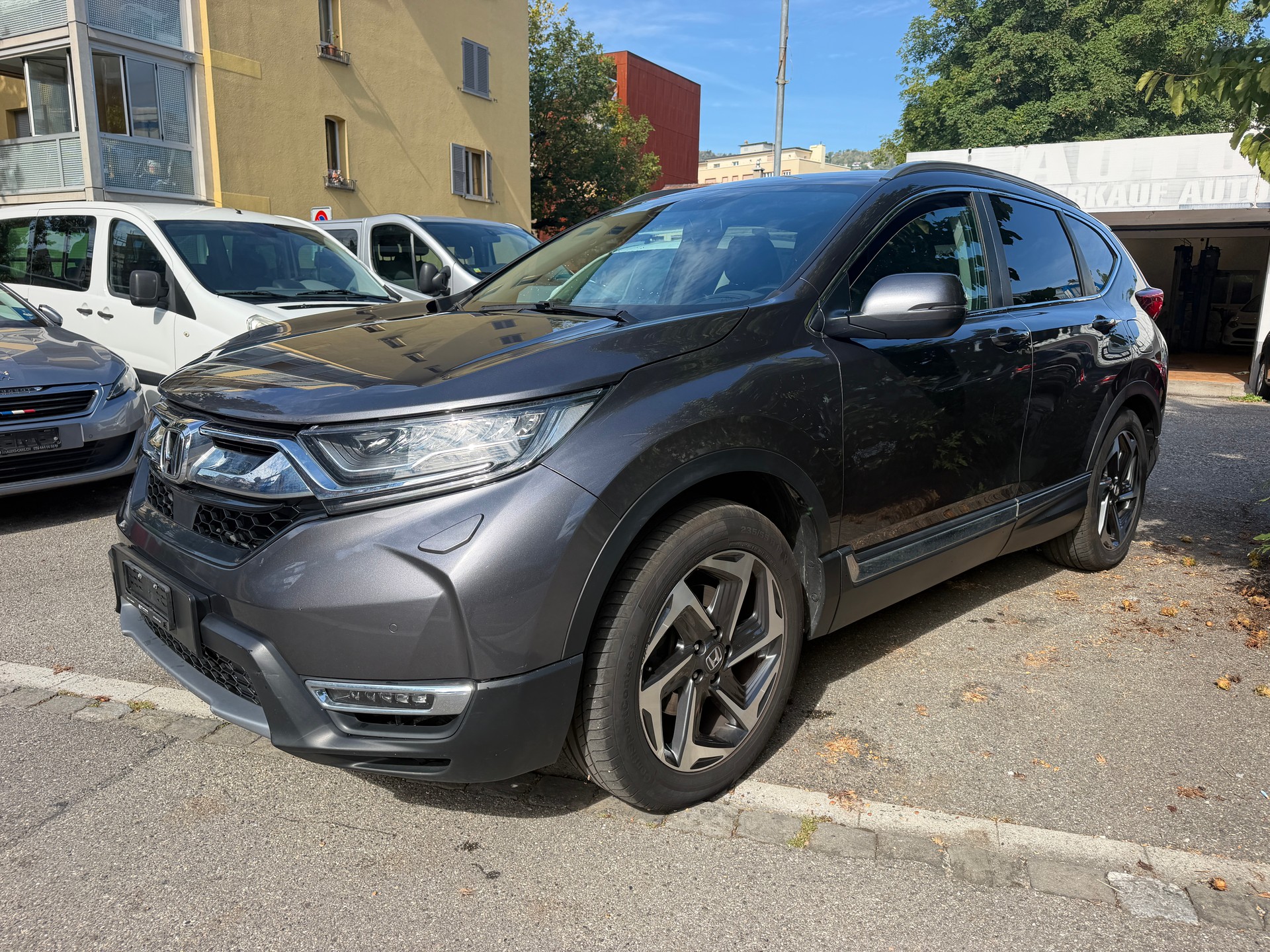 HONDA CR-V 1.5 i-VTEC Executive 4WD Automatic-image-2