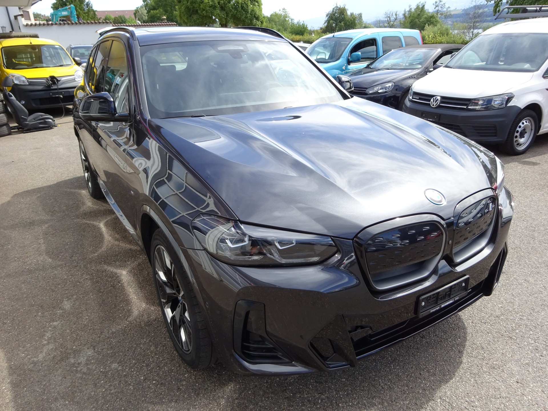 BMW iX3 Impressive-image-3