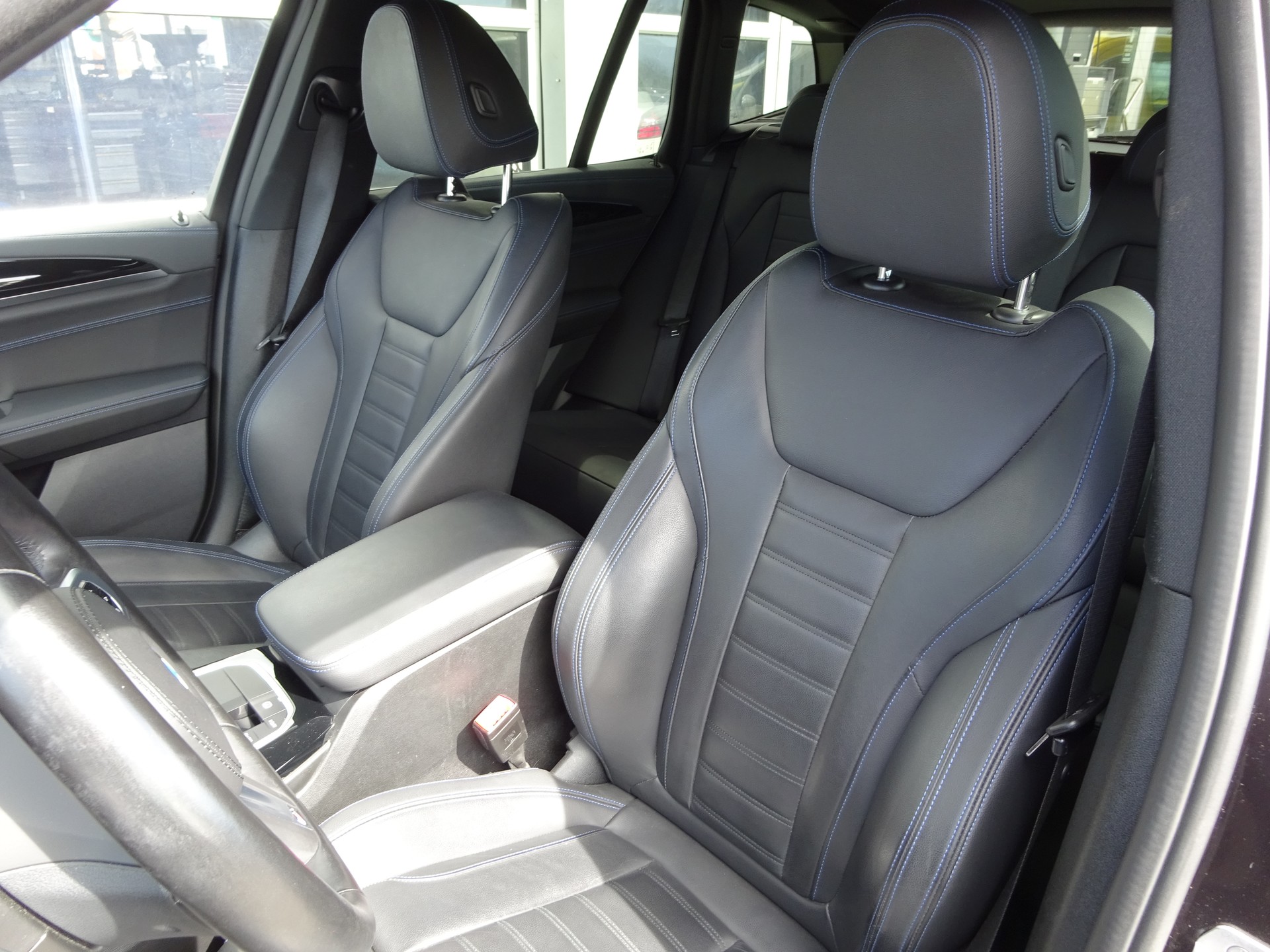 BMW iX3 Impressive-image-6