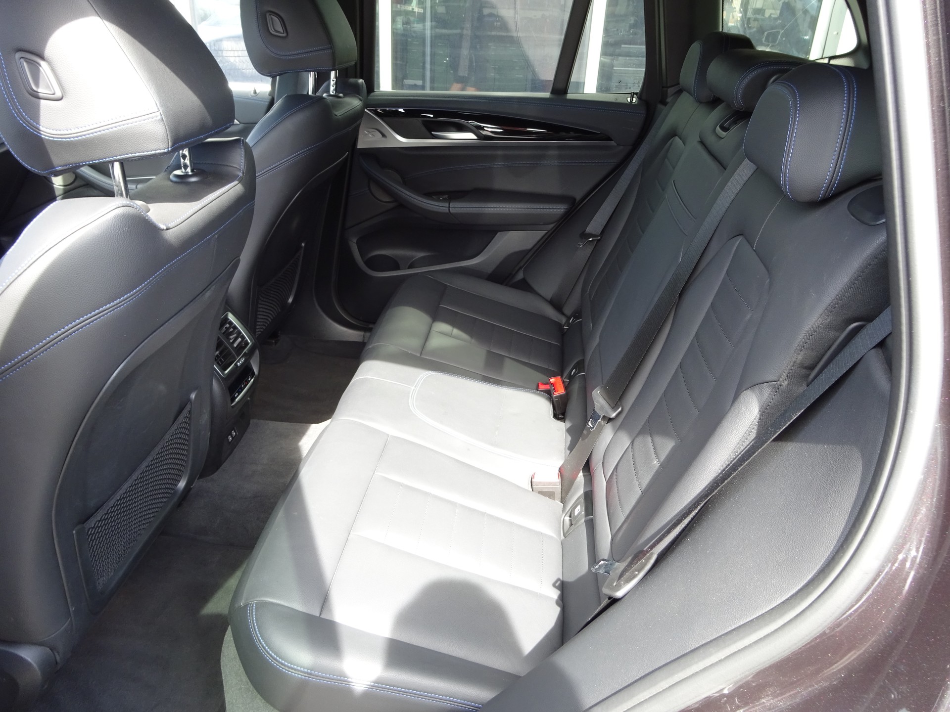 BMW iX3 Impressive-image-12