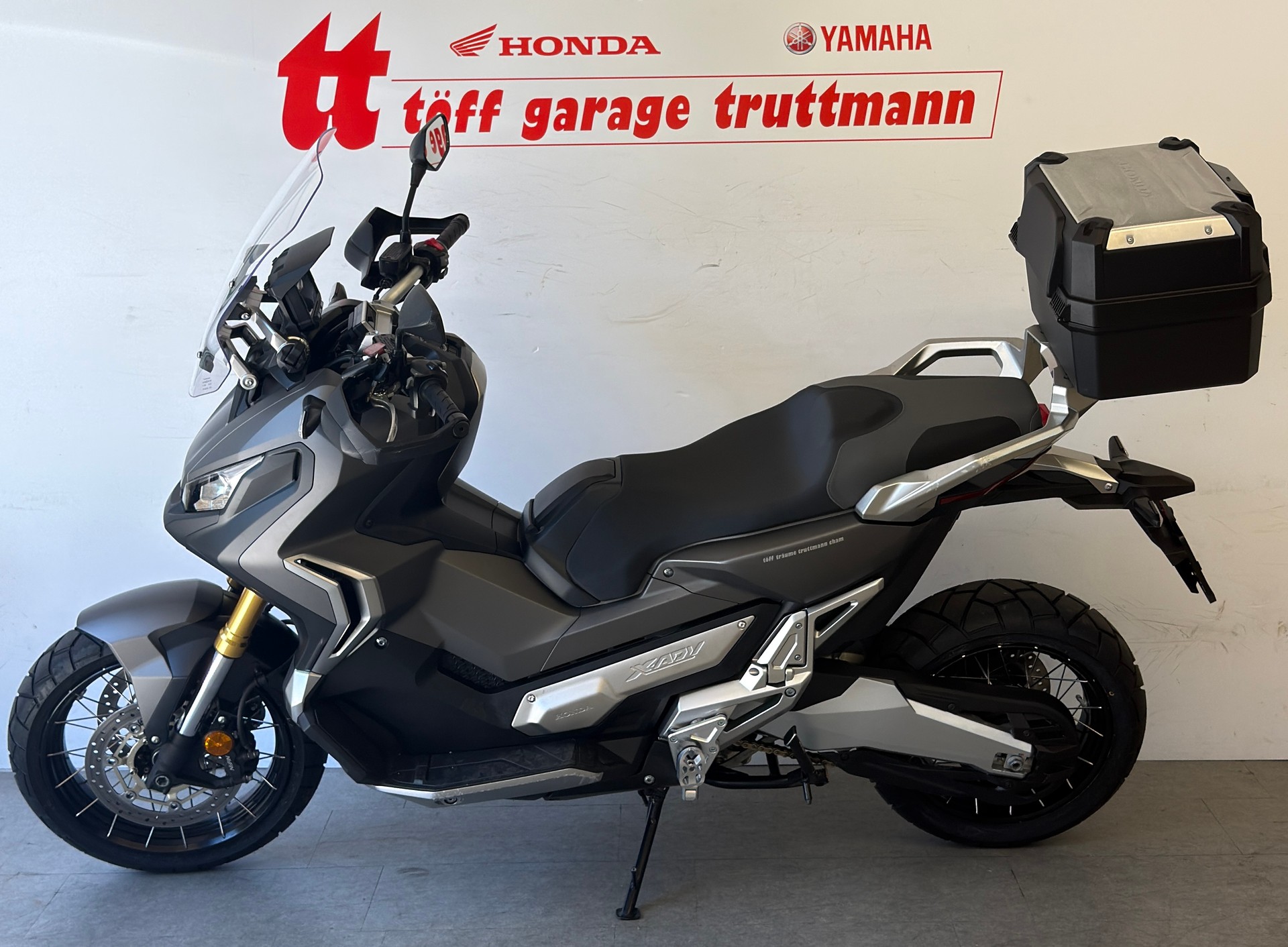 HONDA X-ADV 750 ABS-showroom-element-1