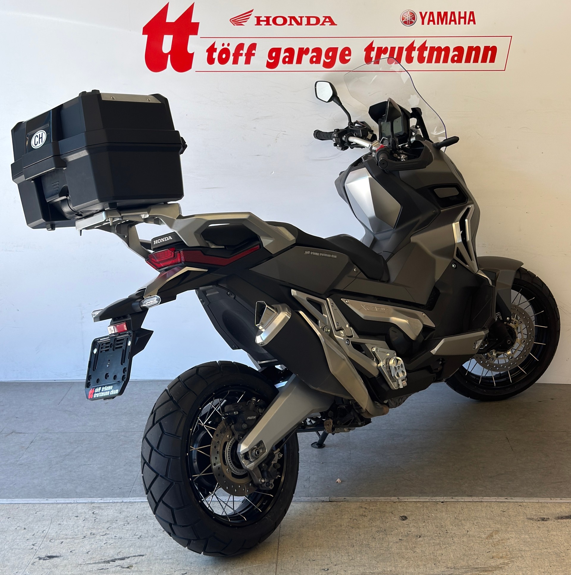 HONDA X-ADV 750 ABS-showroom-element-3