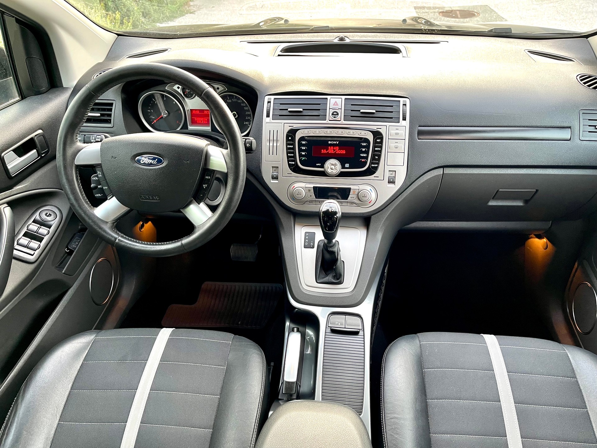 FORD Kuga 2.0 TDCi Individual 4WD PowerShift-image-1
