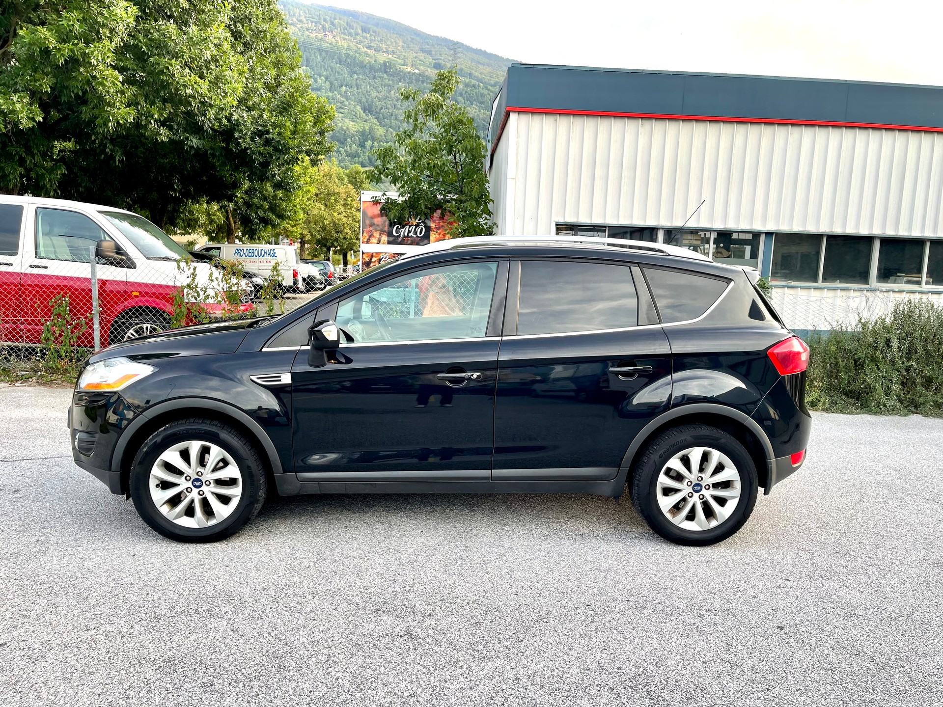 FORD Kuga 2.0 TDCi Individual 4WD PowerShift-image-9