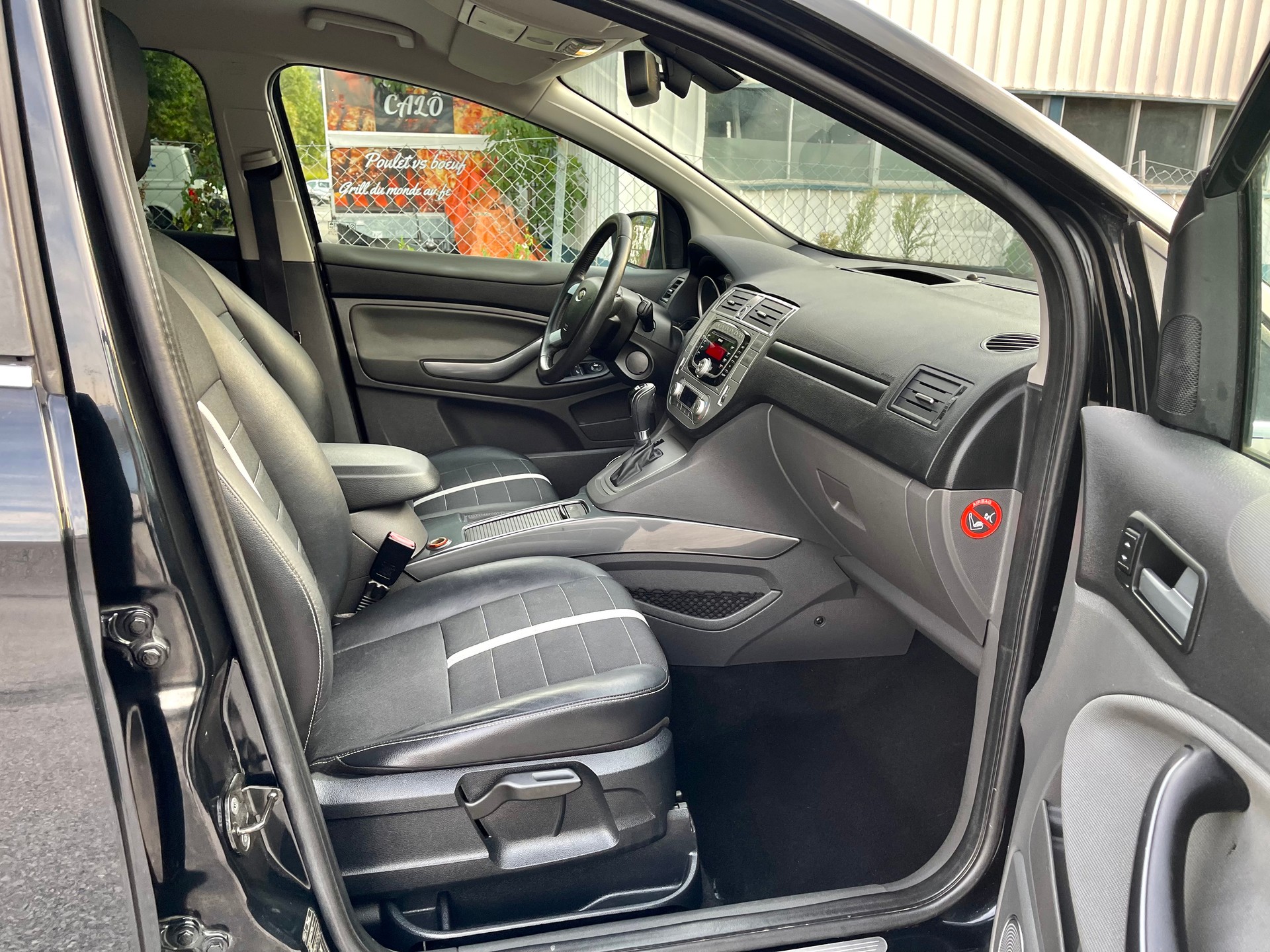 FORD Kuga 2.0 TDCi Individual 4WD PowerShift-image-14