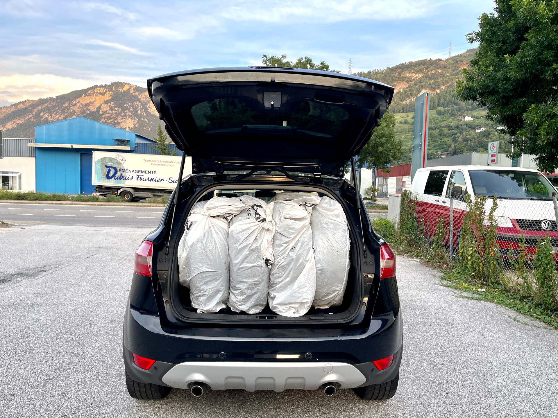 FORD Kuga 2.0 TDCi Individual 4WD PowerShift-image-4