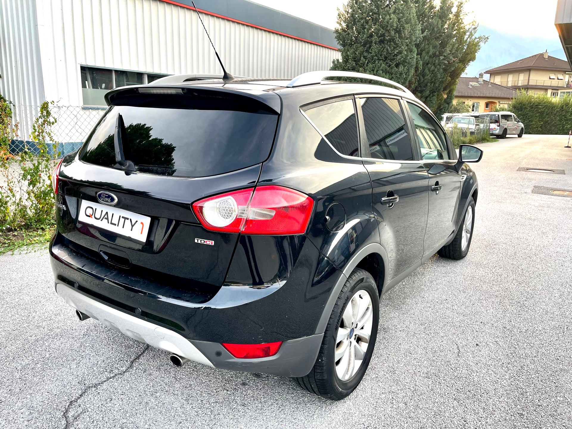 FORD Kuga 2.0 TDCi Individual 4WD PowerShift-image-15