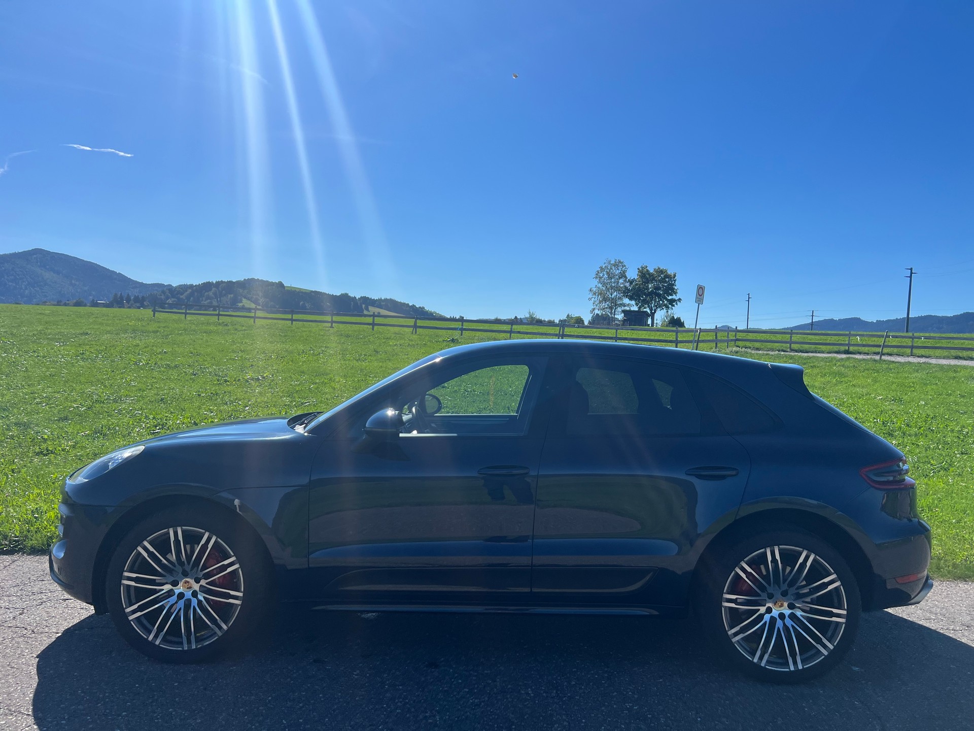 PORSCHE Macan Turbo PDK-image-2