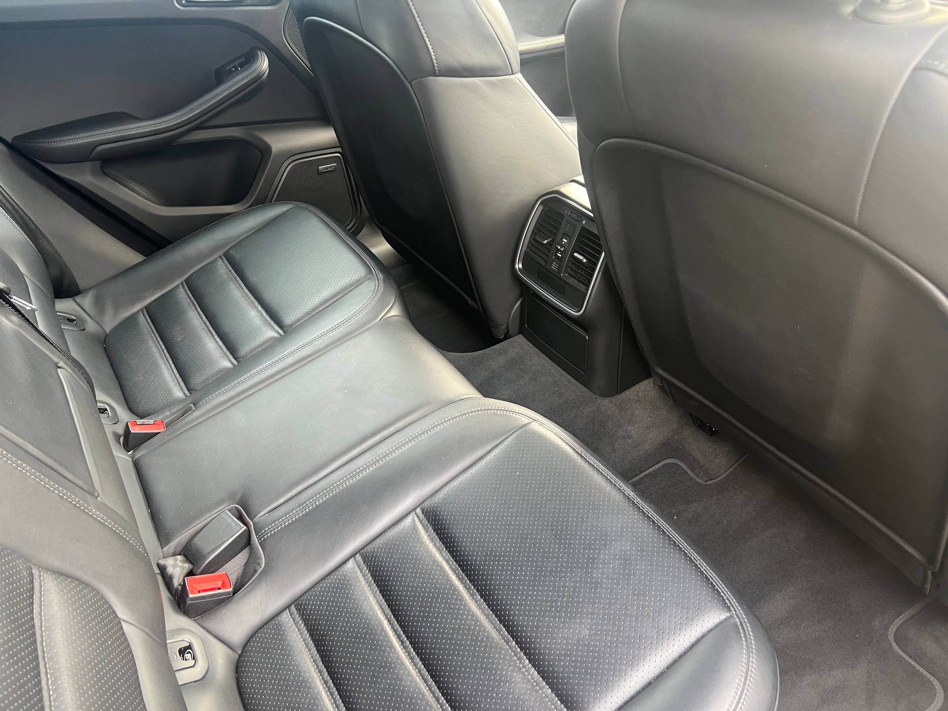 PORSCHE Macan Turbo PDK-image-10