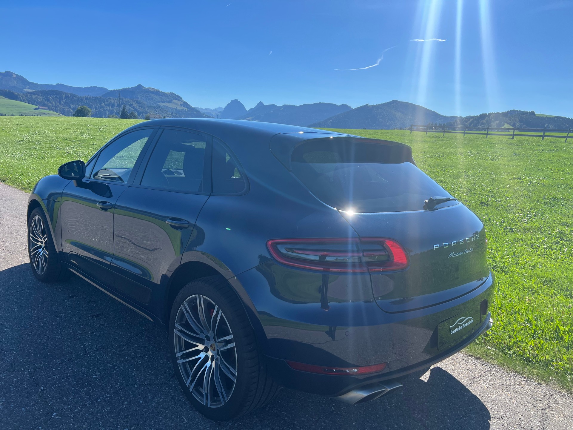 PORSCHE Macan Turbo PDK-image-3