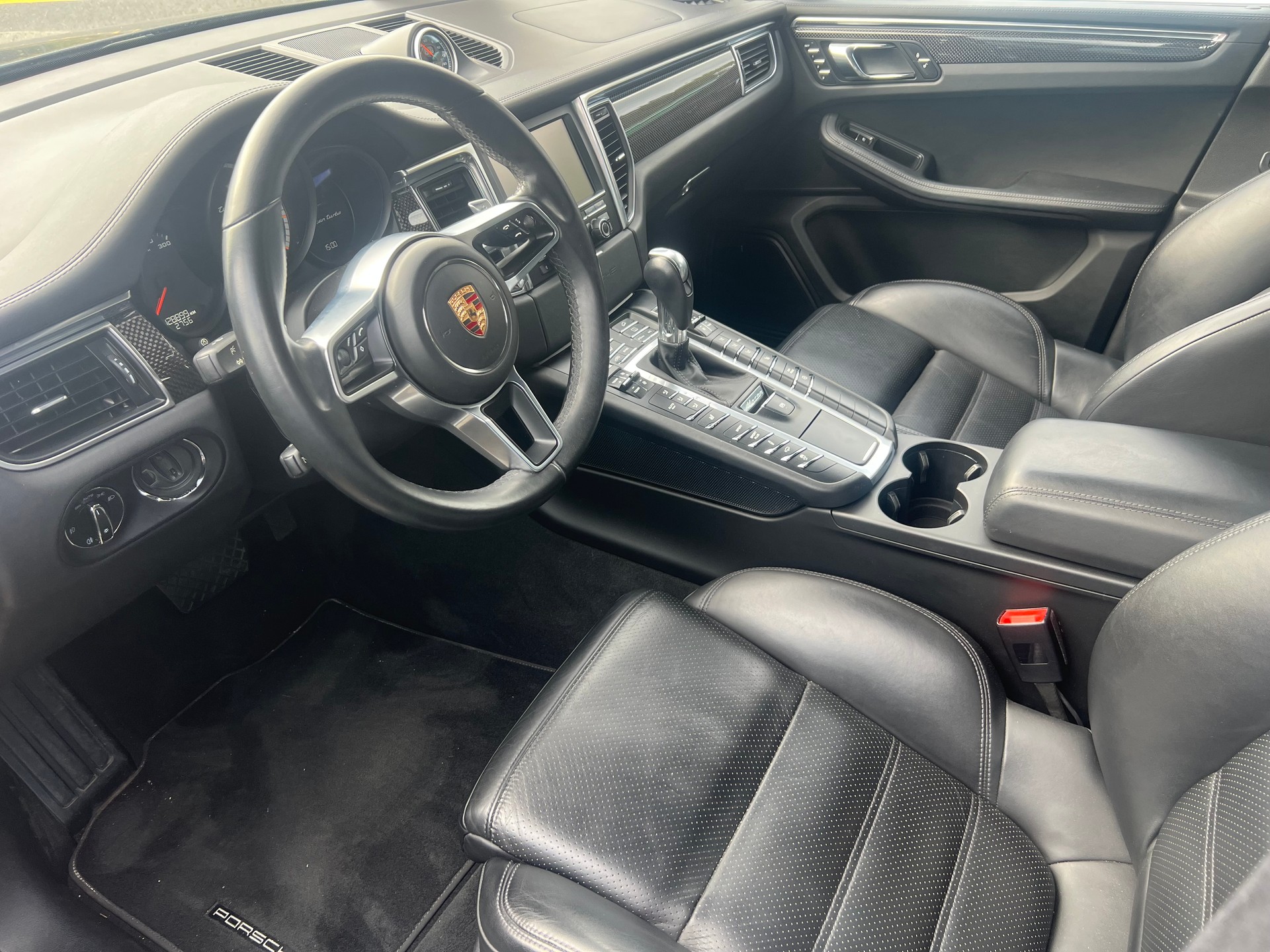 PORSCHE Macan Turbo PDK-image-6