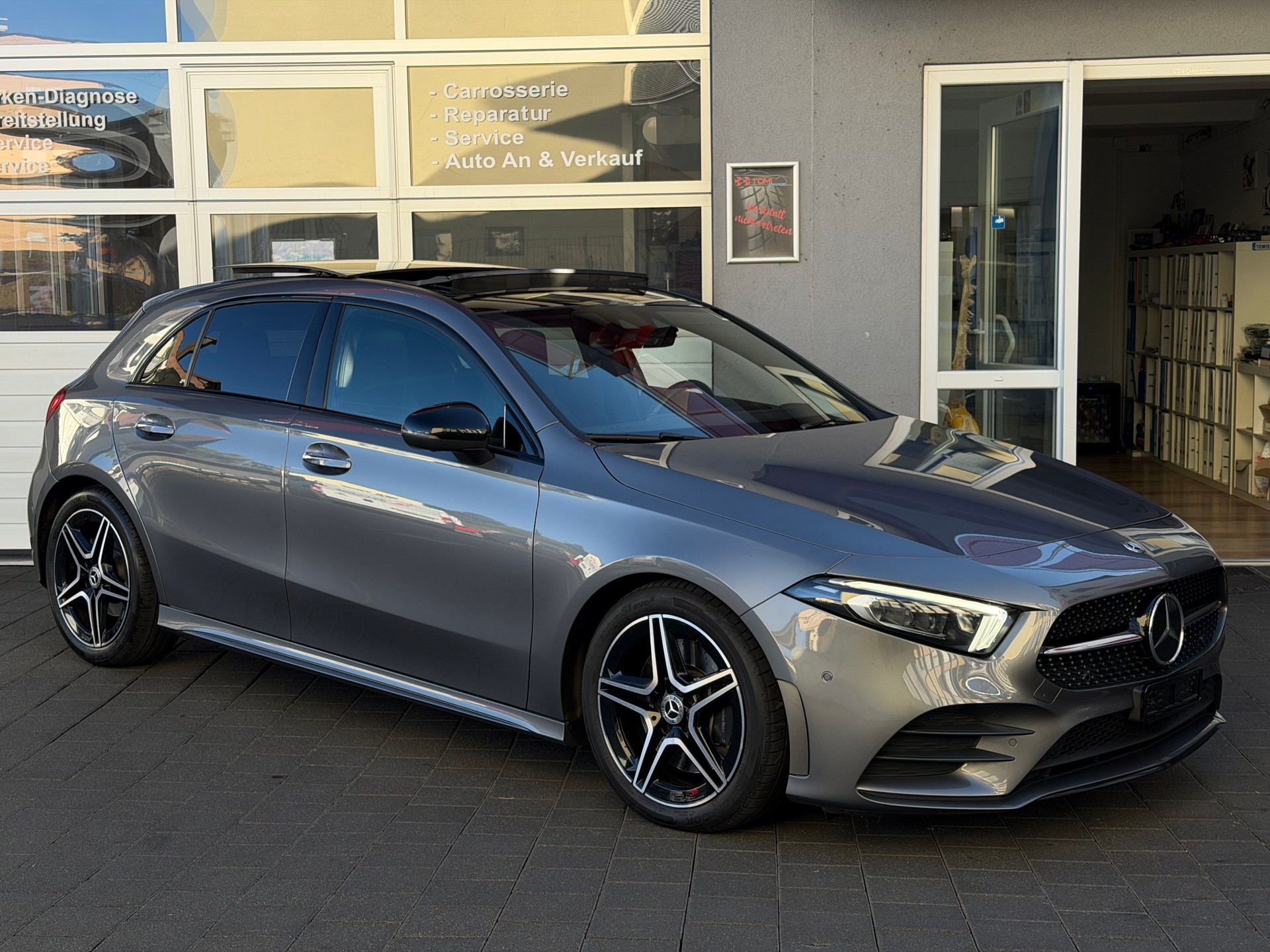 MERCEDES-BENZ A 250 4Matic AMG Line 4Matic 7G-DCT*Garantie*Gratis-Service*Top Austattung*CH-FHZ*Panoramadach*360 Grad Kamera* USW.*-image-4