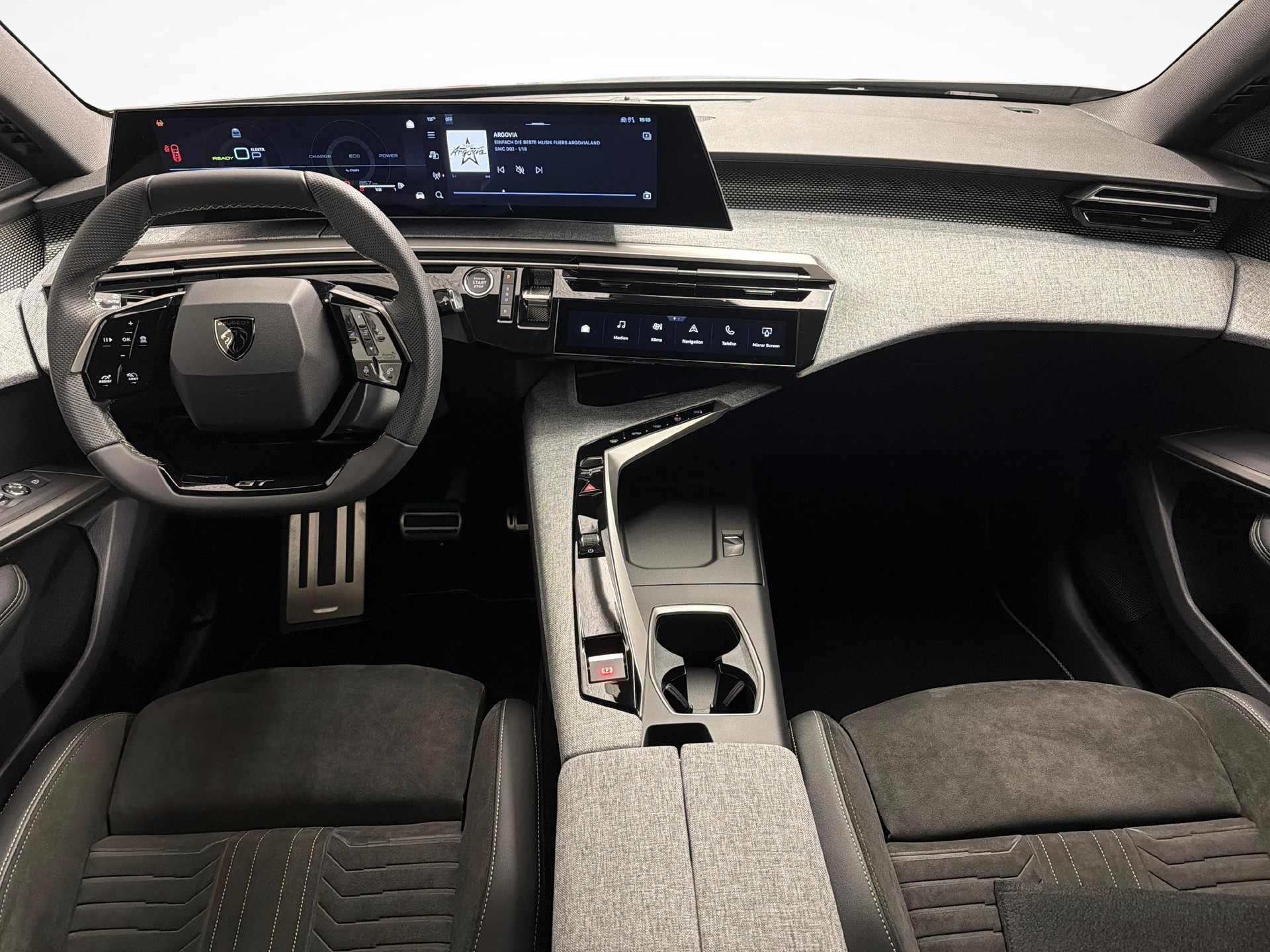 PEUGEOT 5008 1.6 PHEV GT-image-8