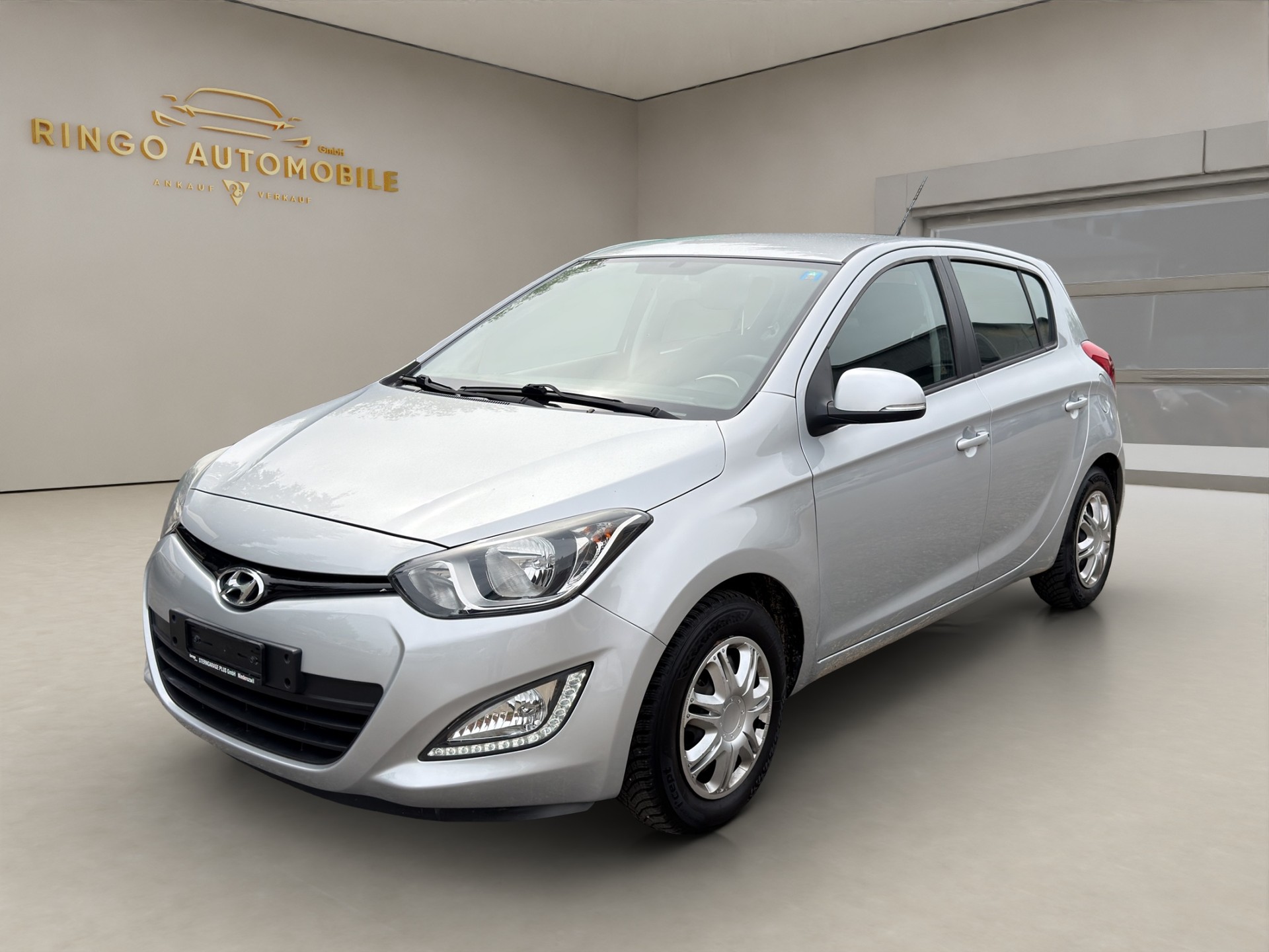 HYUNDAI i20 1.4 Premium Automatic-image-2