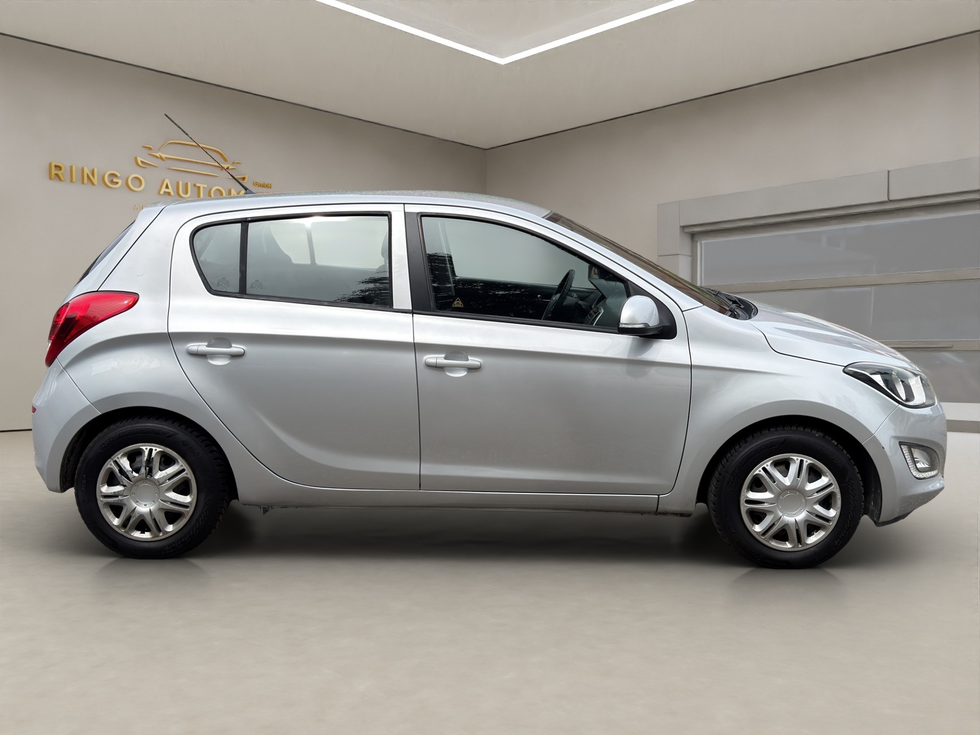 HYUNDAI i20 1.4 Premium Automatic-image-7